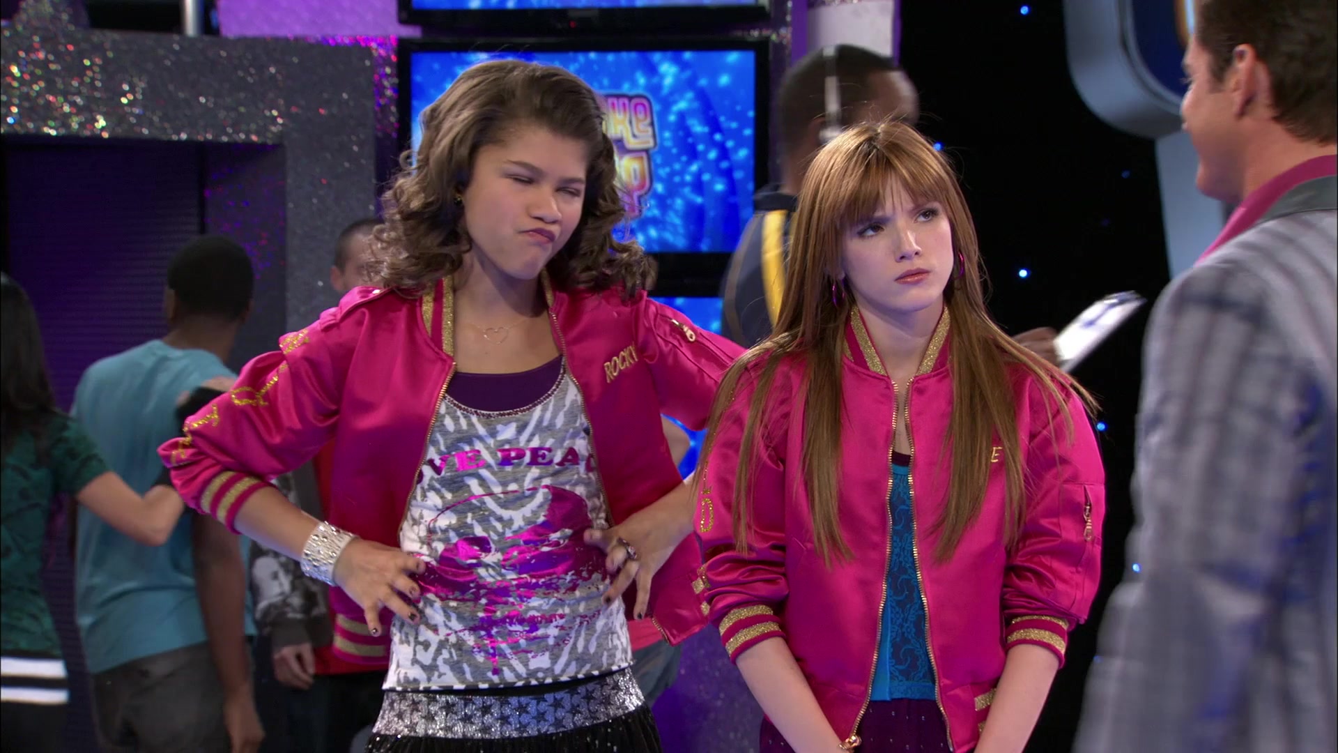Shake_It_Up_S01E13_1080p_BTD_000168.jpg