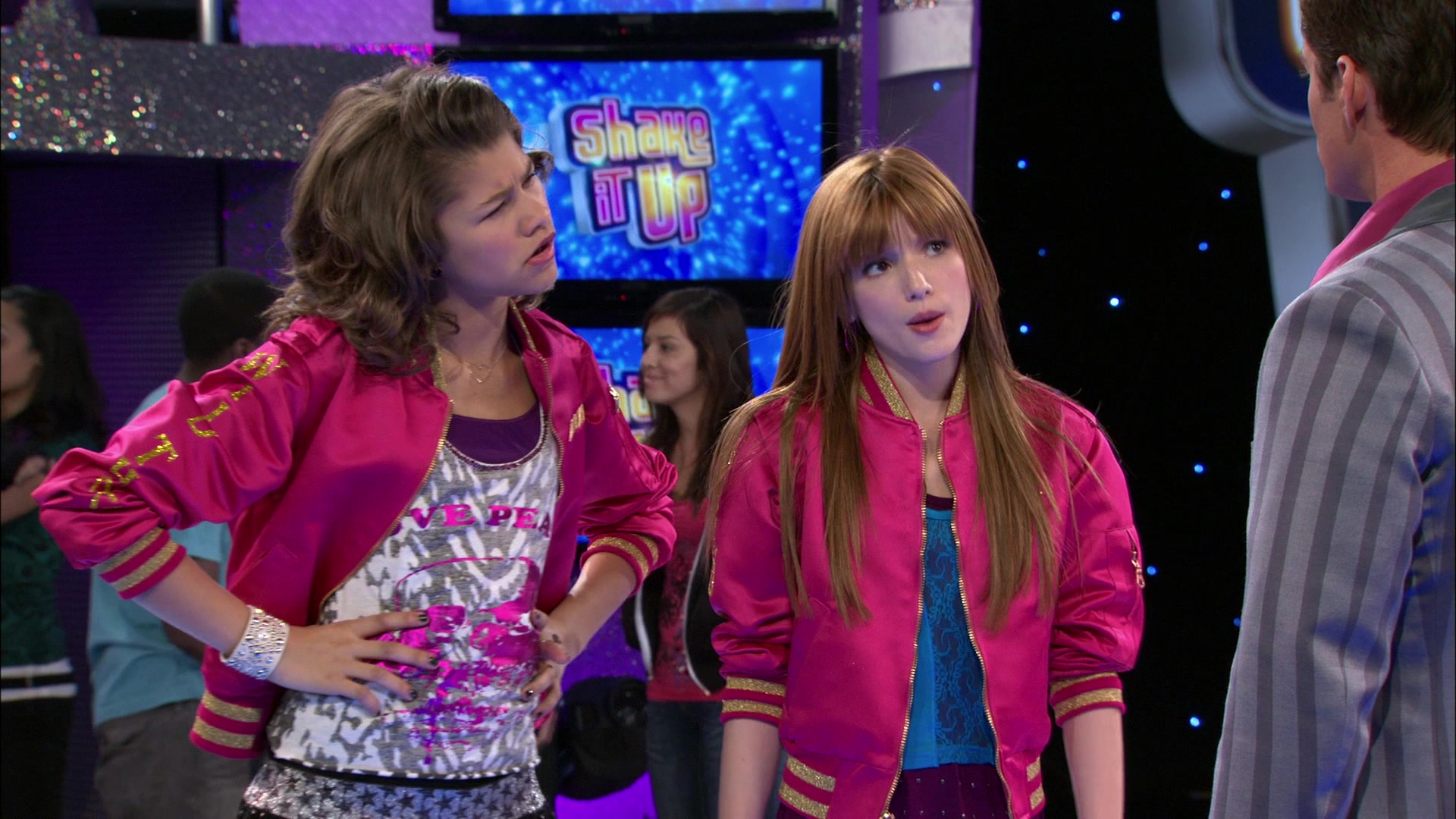 Shake_It_Up_S01E13_1080p_BTD_000178.jpg