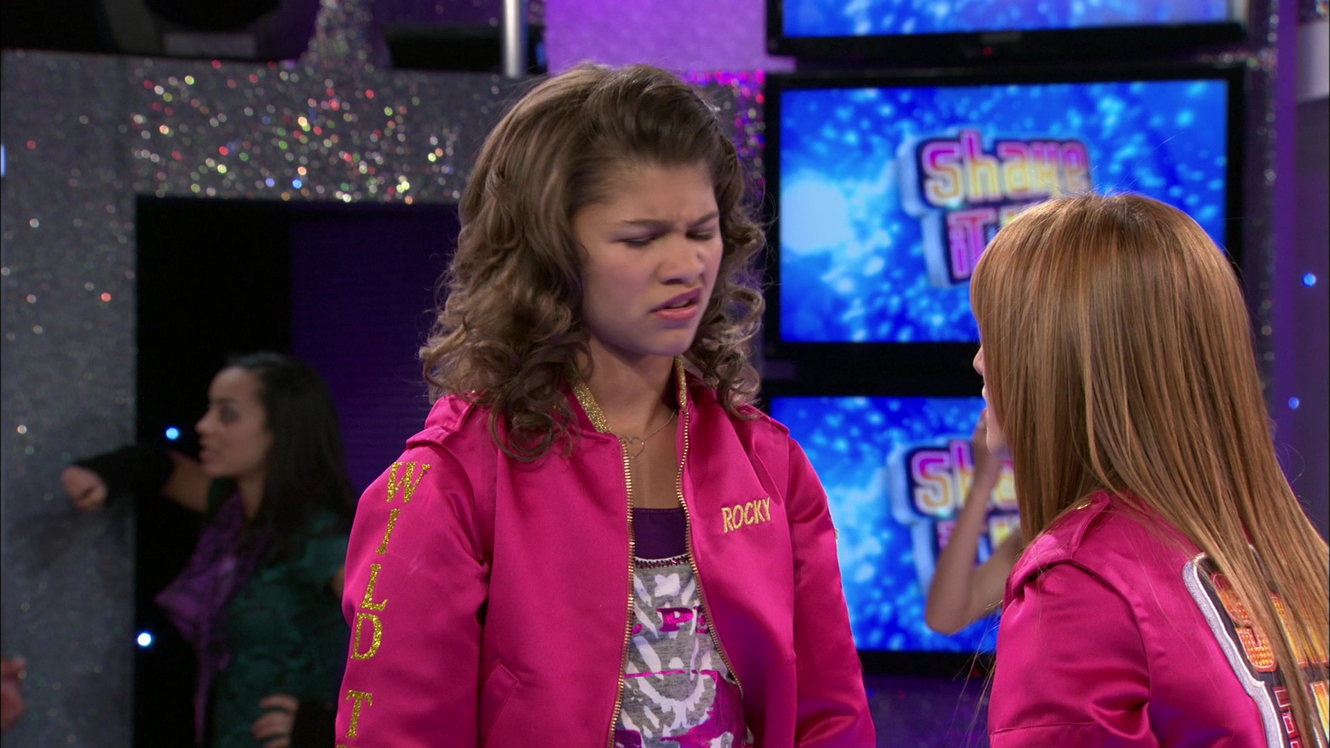 Shake_It_Up_S01E13_1080p_BTD_000263.jpg