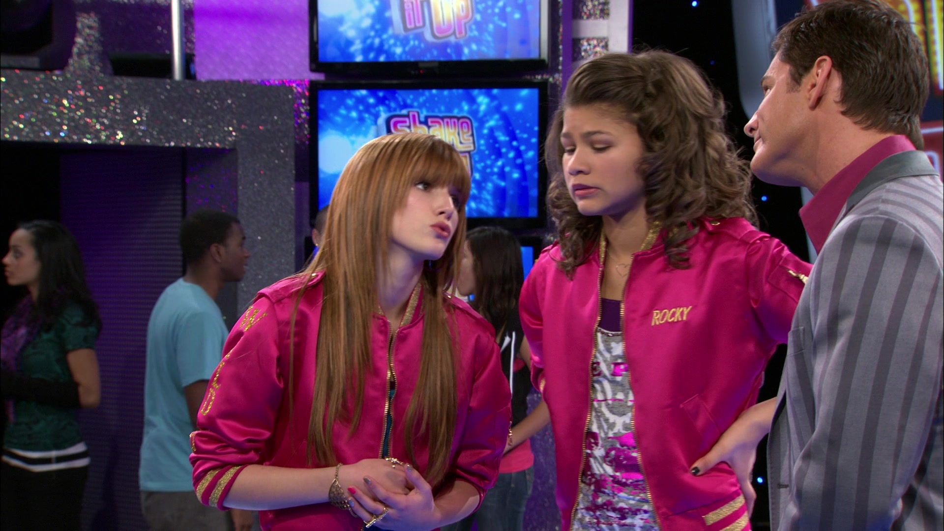 Shake_It_Up_S01E13_1080p_BTD_000306.jpg