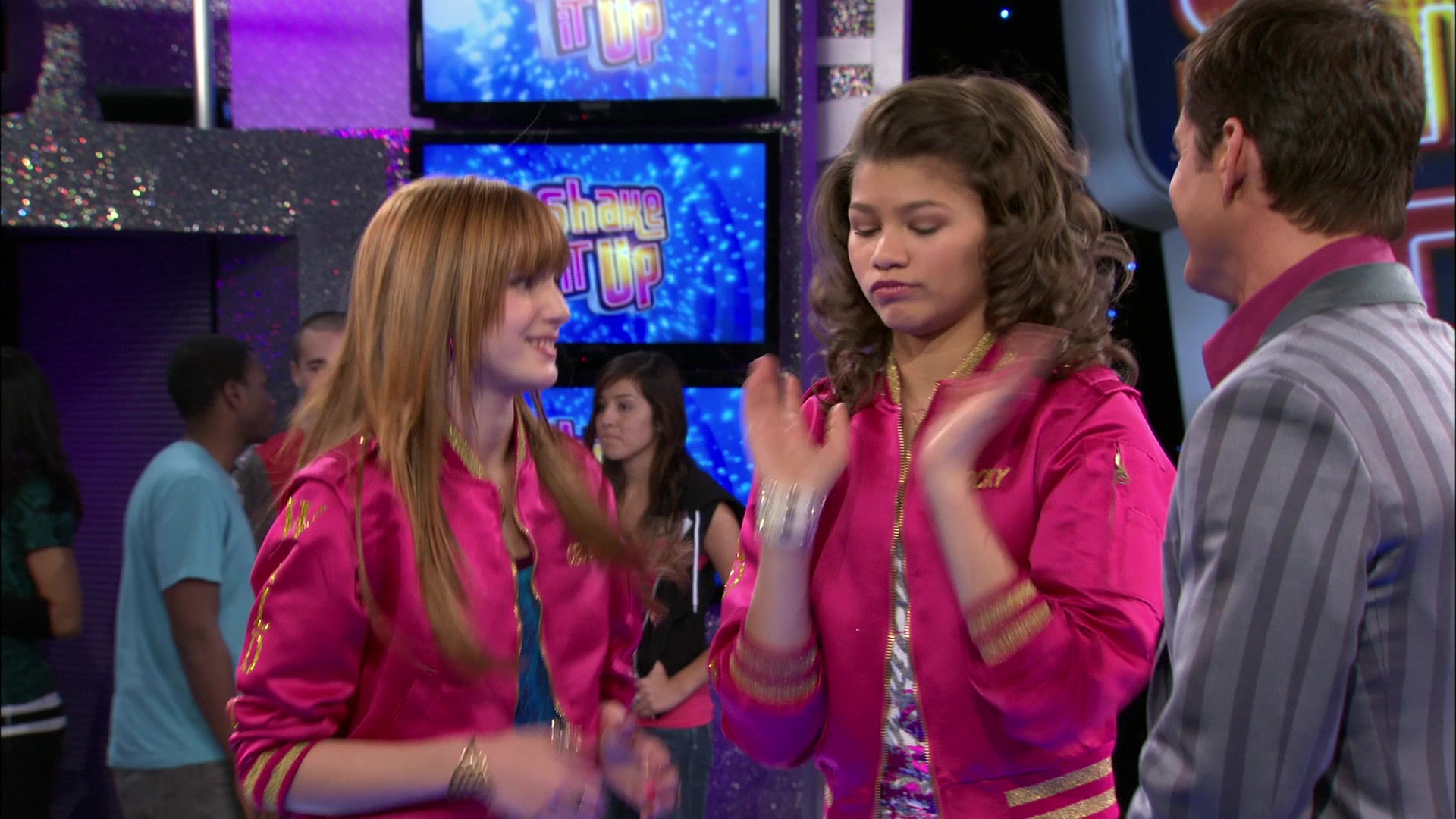 Shake_It_Up_S01E13_1080p_BTD_000313.jpg