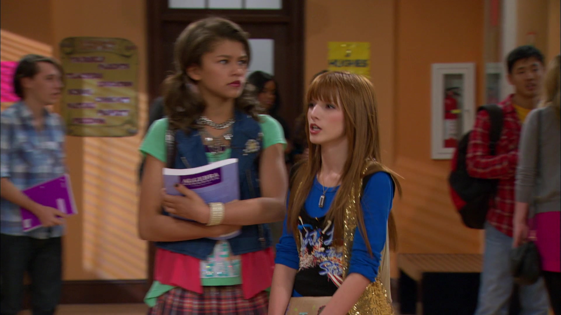 Shake_It_Up_S01E13_1080p_BTD_000514.jpg