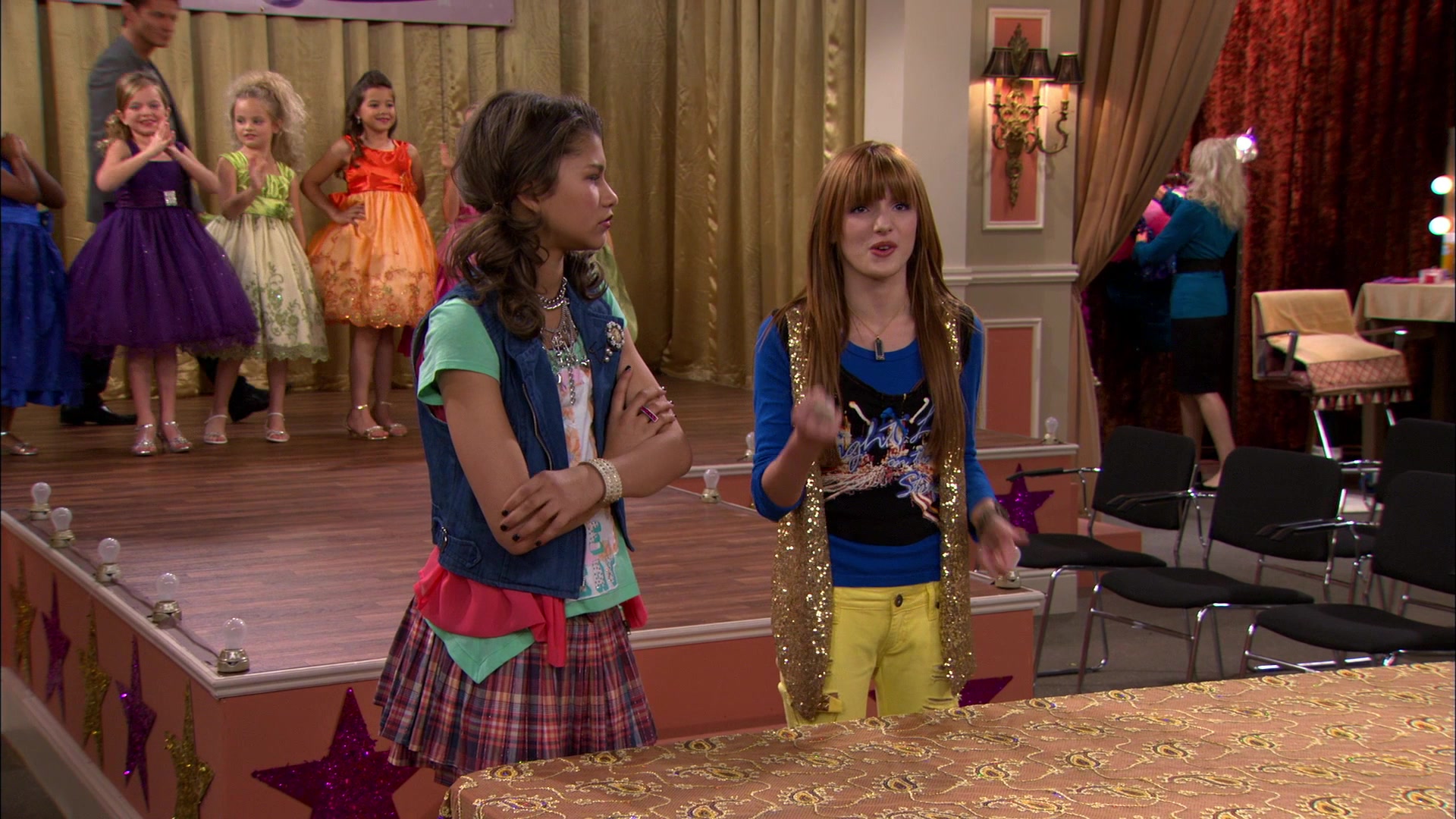 Shake_It_Up_S01E13_1080p_BTD_000907.jpg