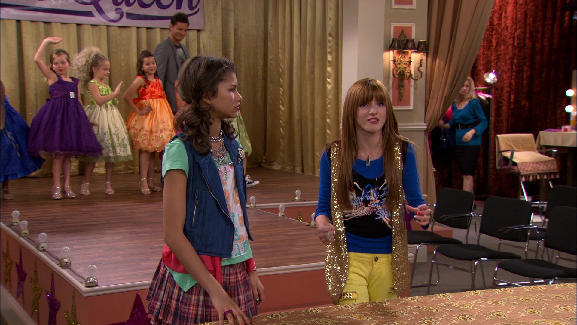 Shake_It_Up_S01E13_1080p_BTD_000910.jpg