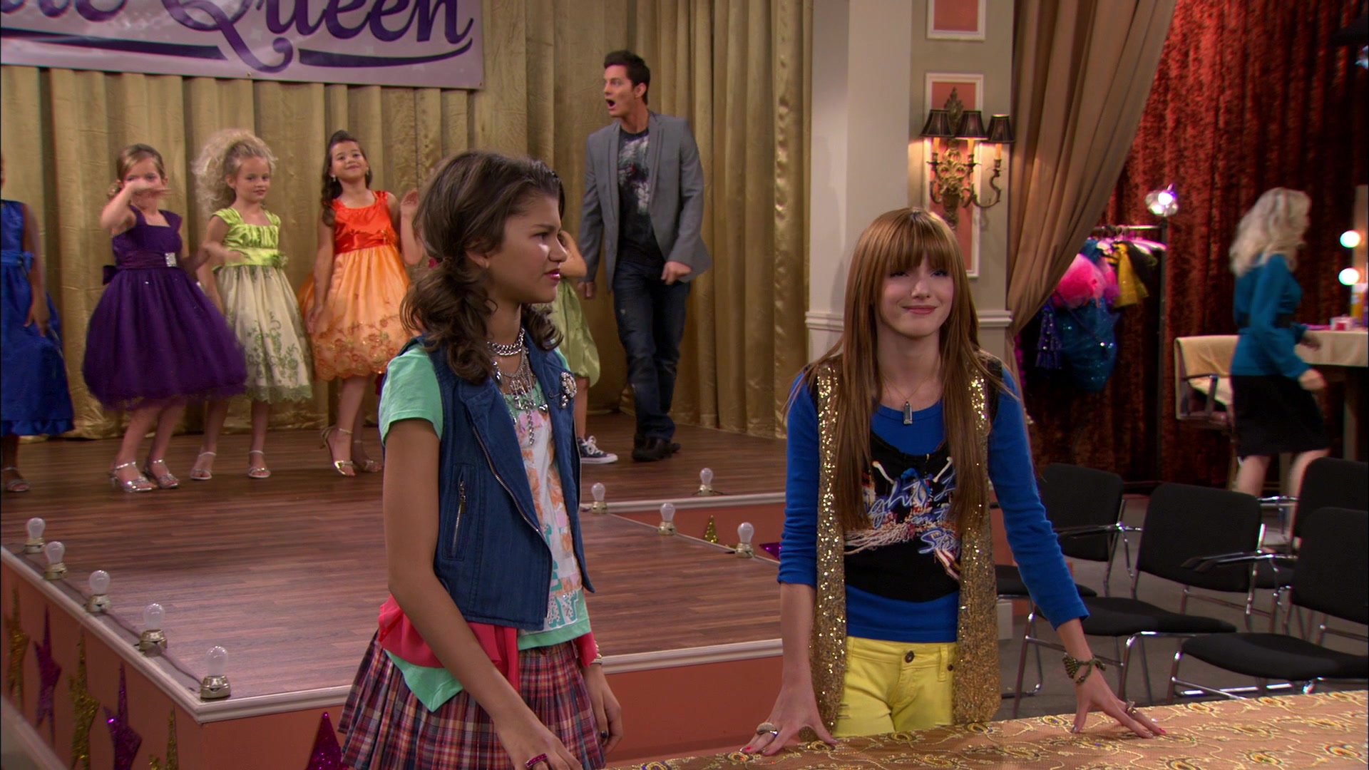 Shake_It_Up_S01E13_1080p_BTD_000914.jpg