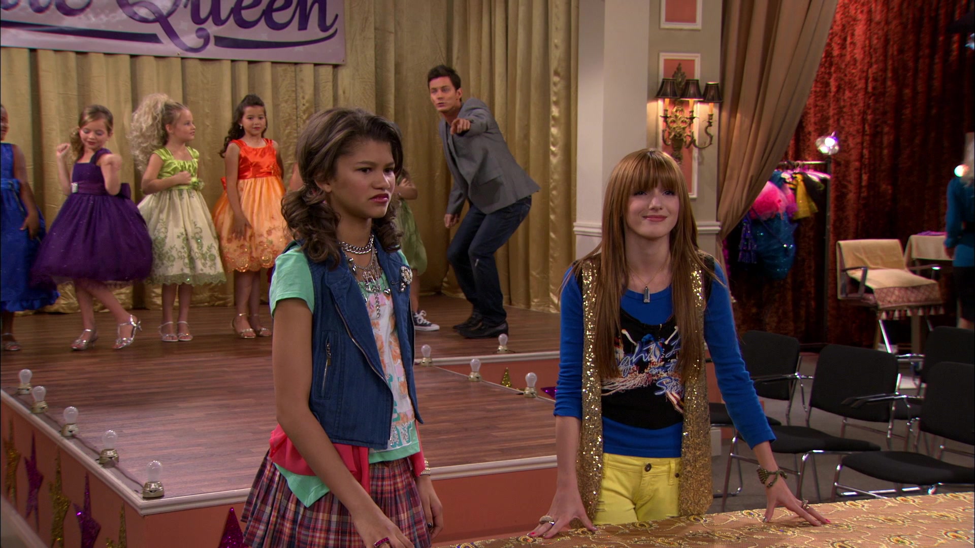 Shake_It_Up_S01E13_1080p_BTD_000916.jpg