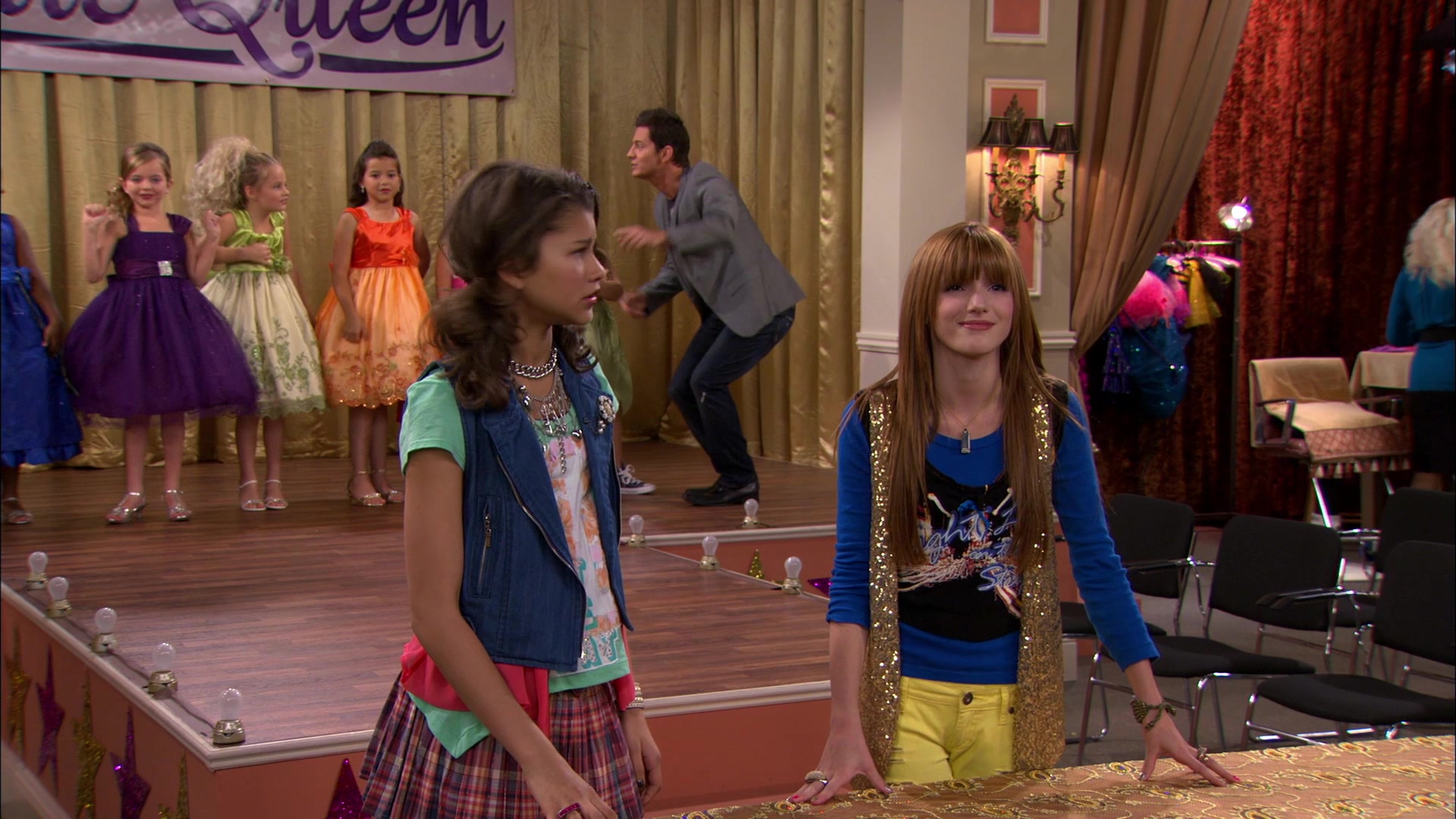 Shake_It_Up_S01E13_1080p_BTD_000917.jpg