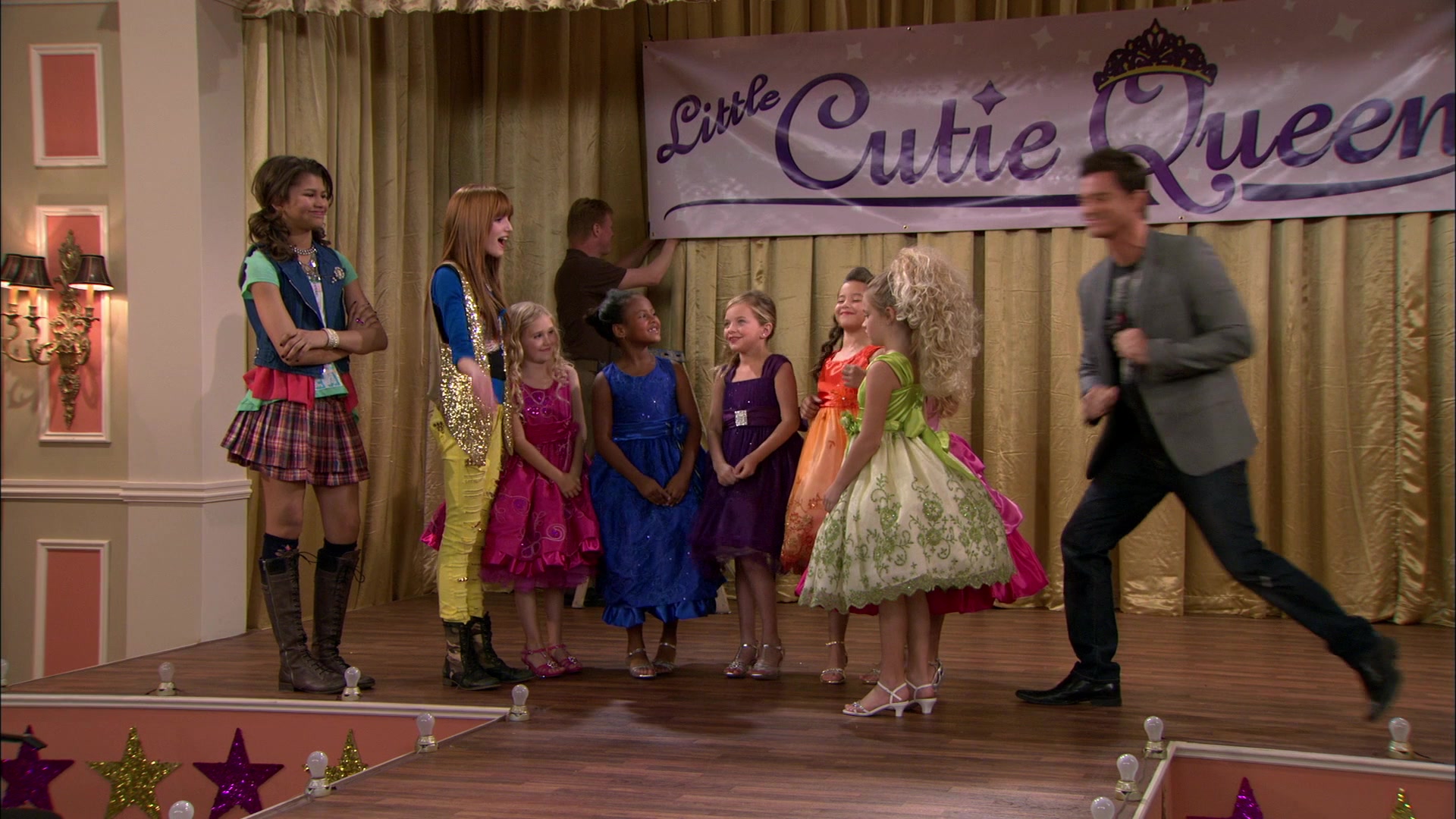 Shake_It_Up_S01E13_1080p_BTD_000945.jpg