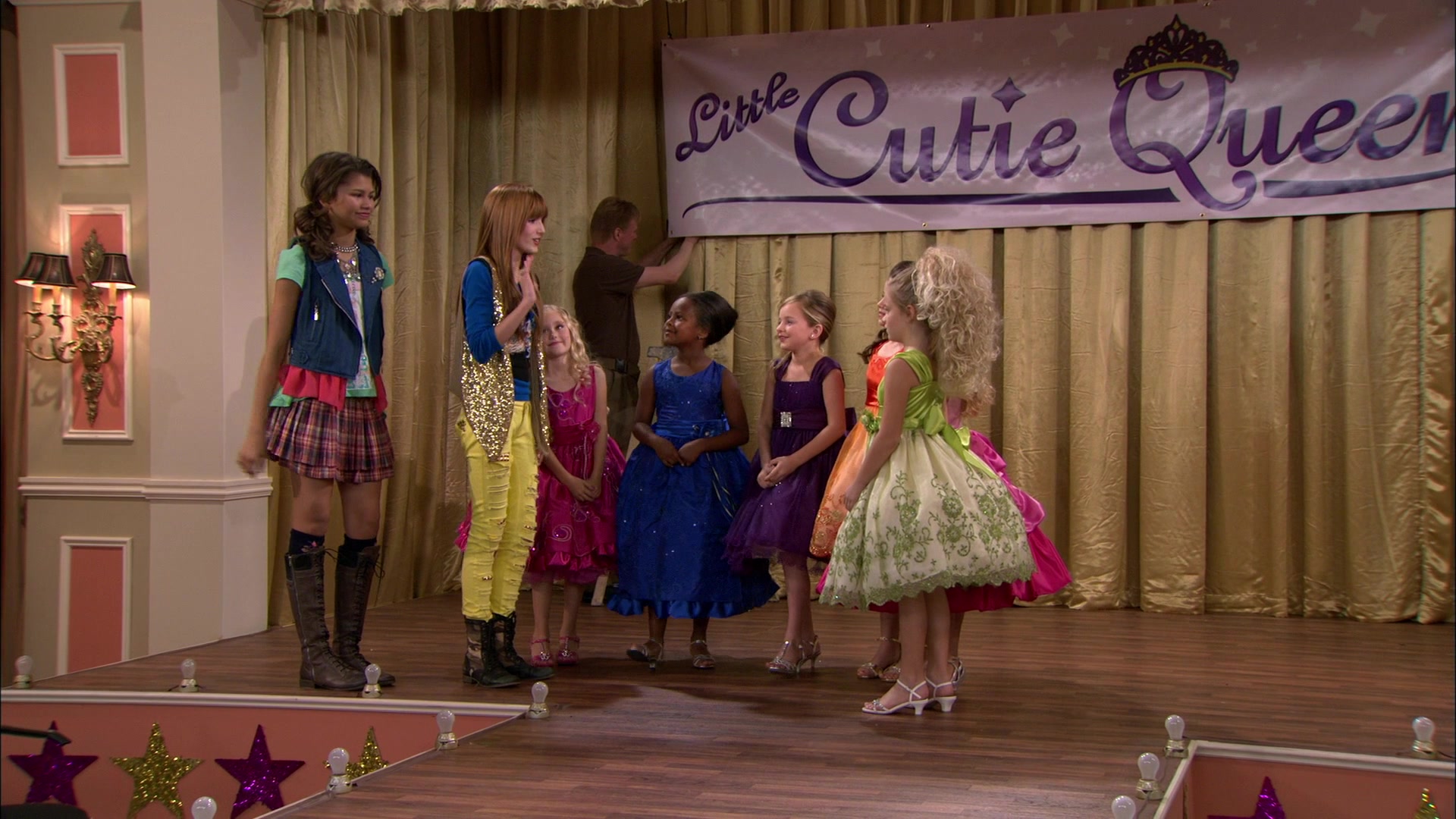 Shake_It_Up_S01E13_1080p_BTD_000948.jpg