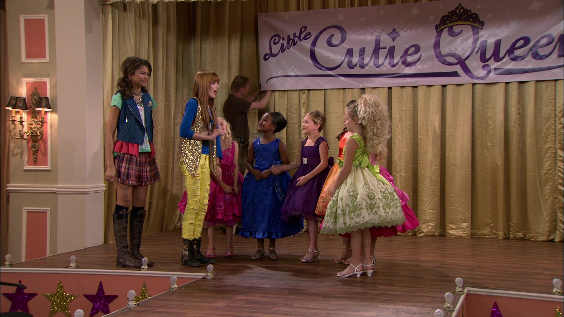 Shake_It_Up_S01E13_1080p_BTD_000949.jpg