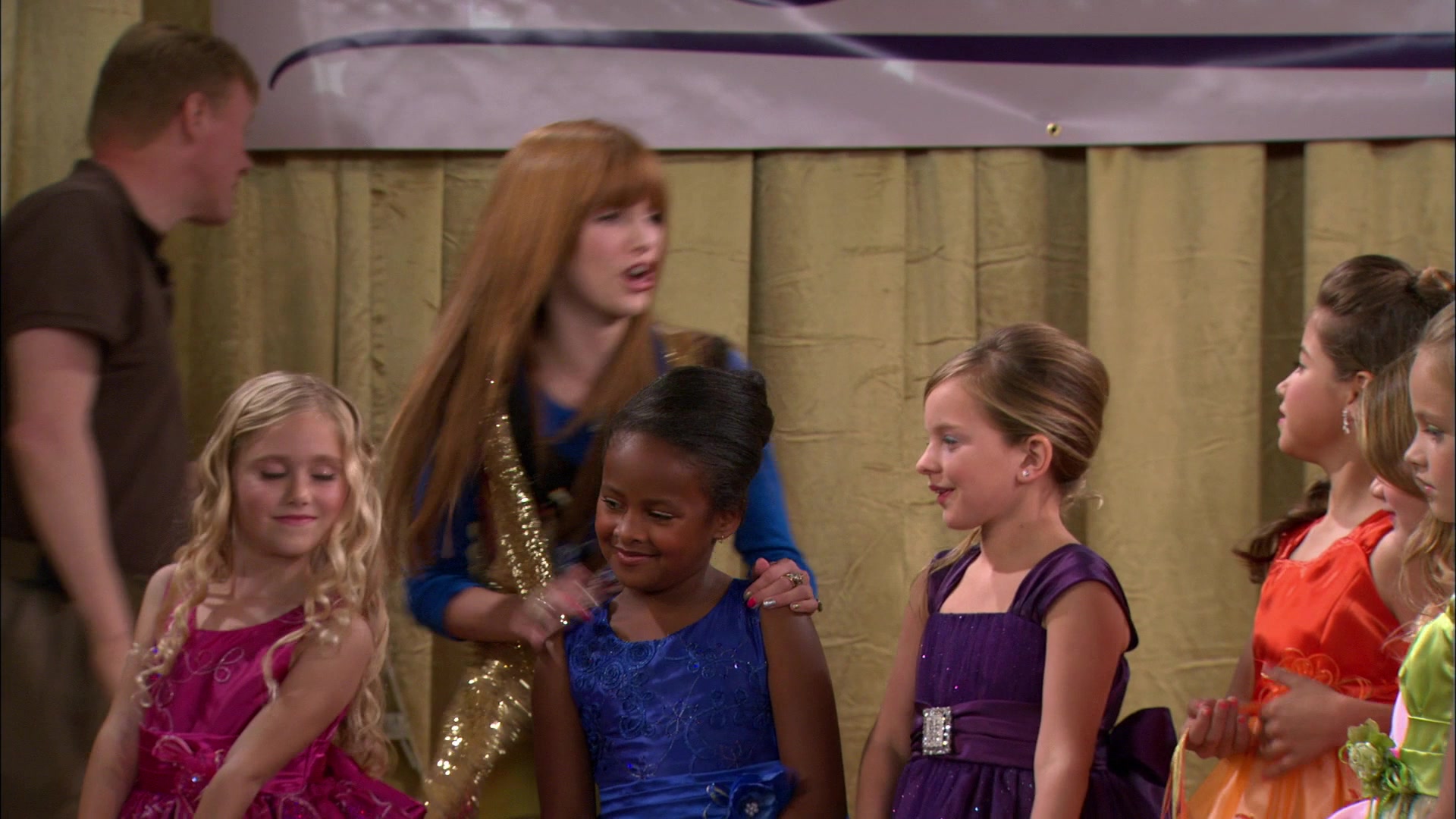Shake_It_Up_S01E13_1080p_BTD_000958.jpg