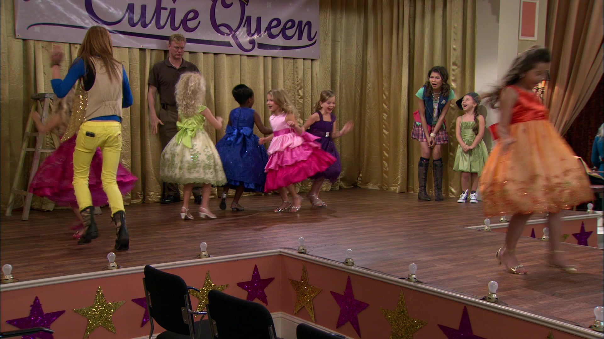 Shake_It_Up_S01E13_1080p_BTD_001122.jpg