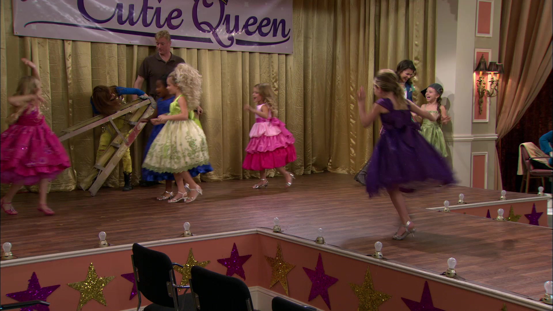 Shake_It_Up_S01E13_1080p_BTD_001129.jpg