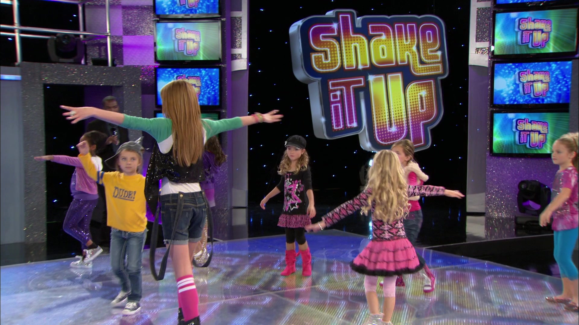 Shake_It_Up_S01E13_1080p_BTD_001147.jpg