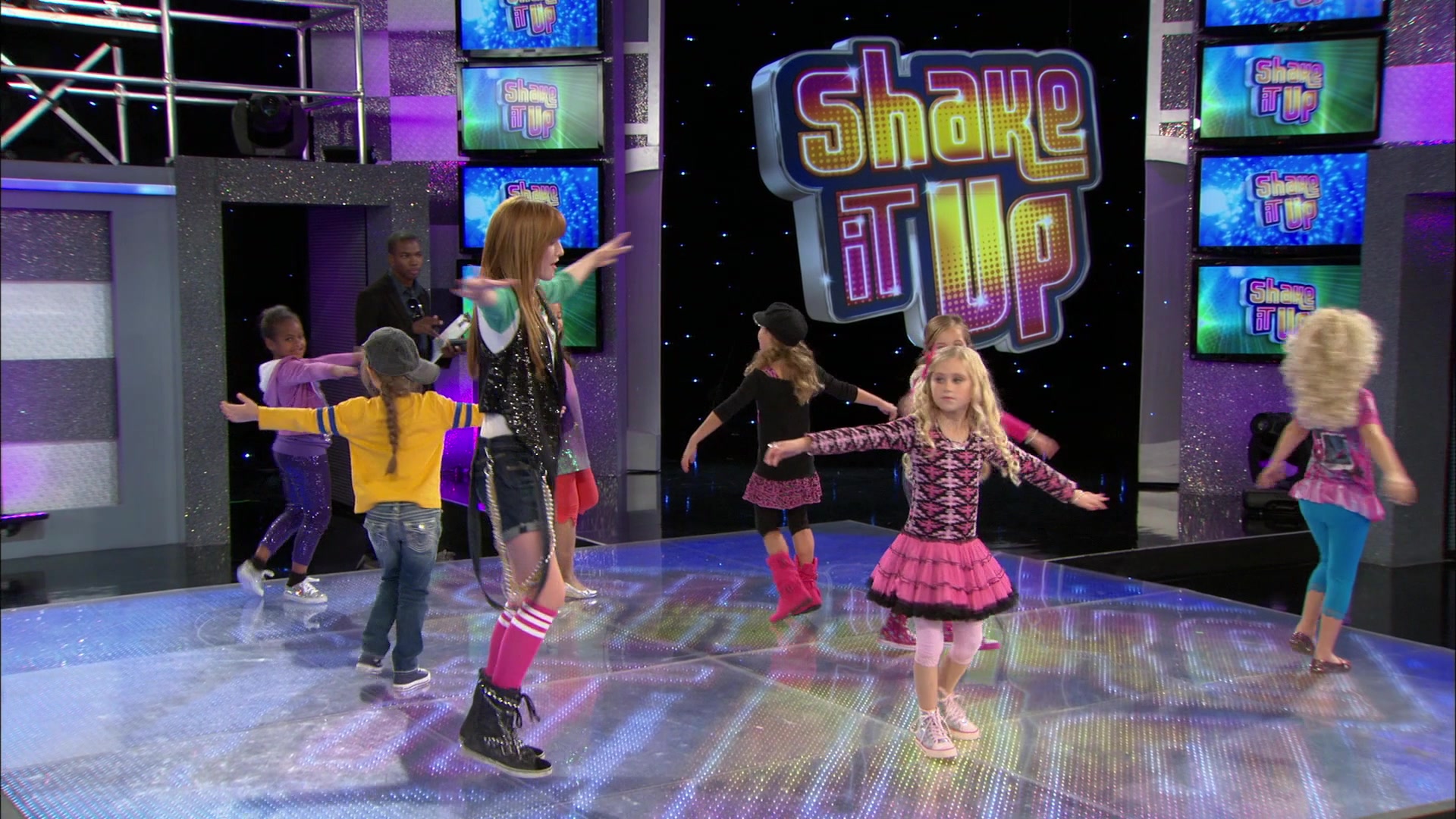 Shake_It_Up_S01E13_1080p_BTD_001149.jpg