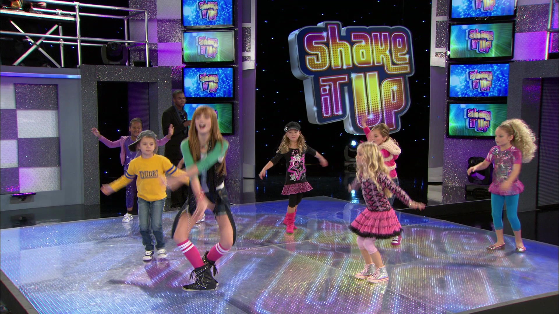 Shake_It_Up_S01E13_1080p_BTD_001151.jpg