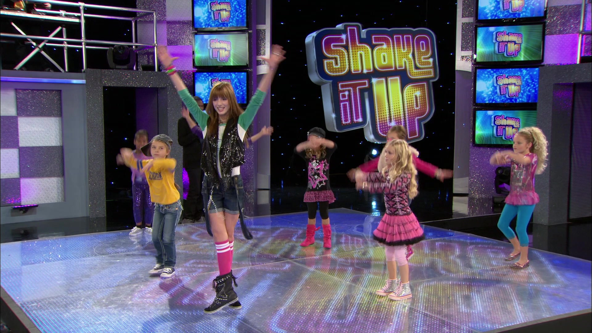 Shake_It_Up_S01E13_1080p_BTD_001152.jpg