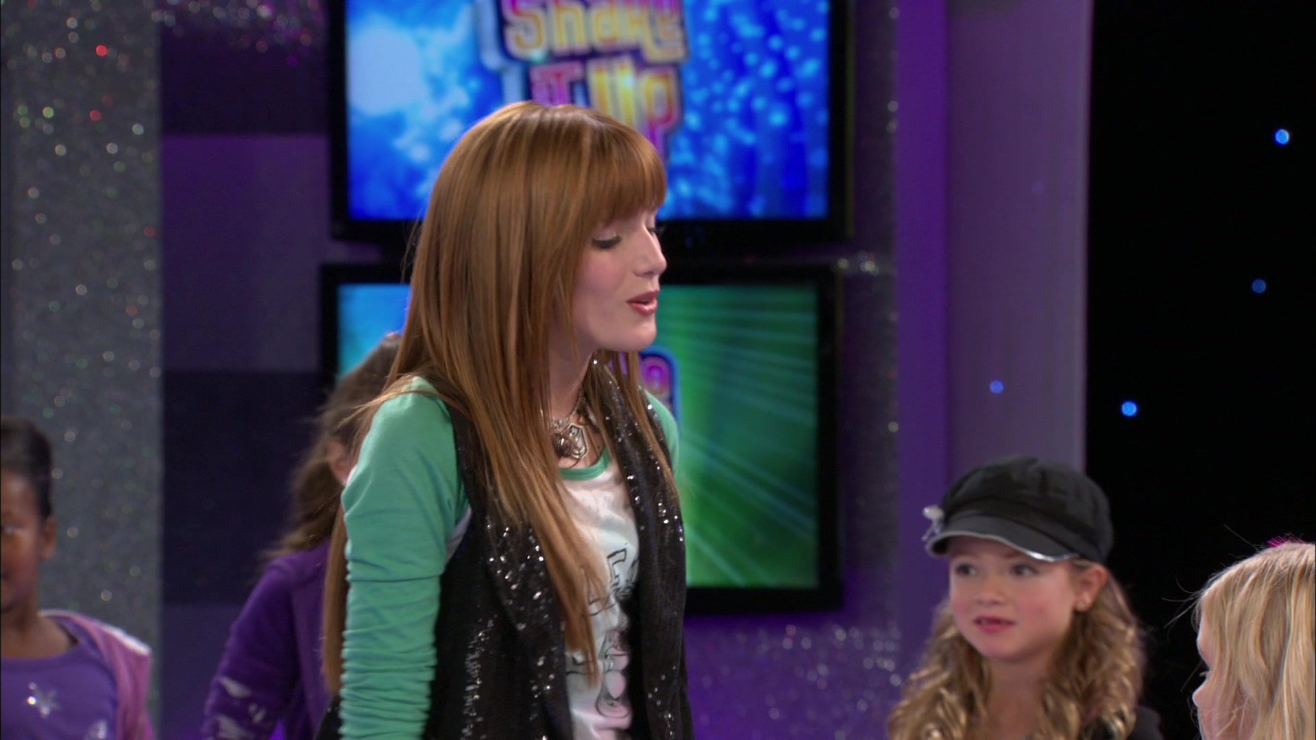Shake_It_Up_S01E13_1080p_BTD_001179.jpg