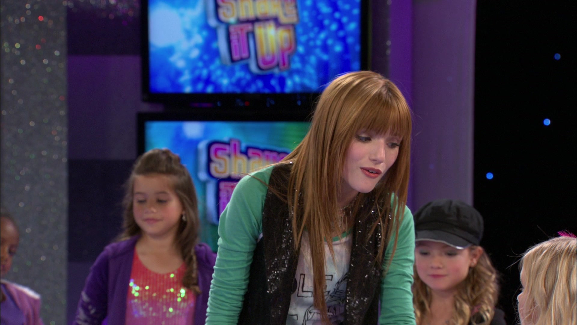 Shake_It_Up_S01E13_1080p_BTD_001186.jpg