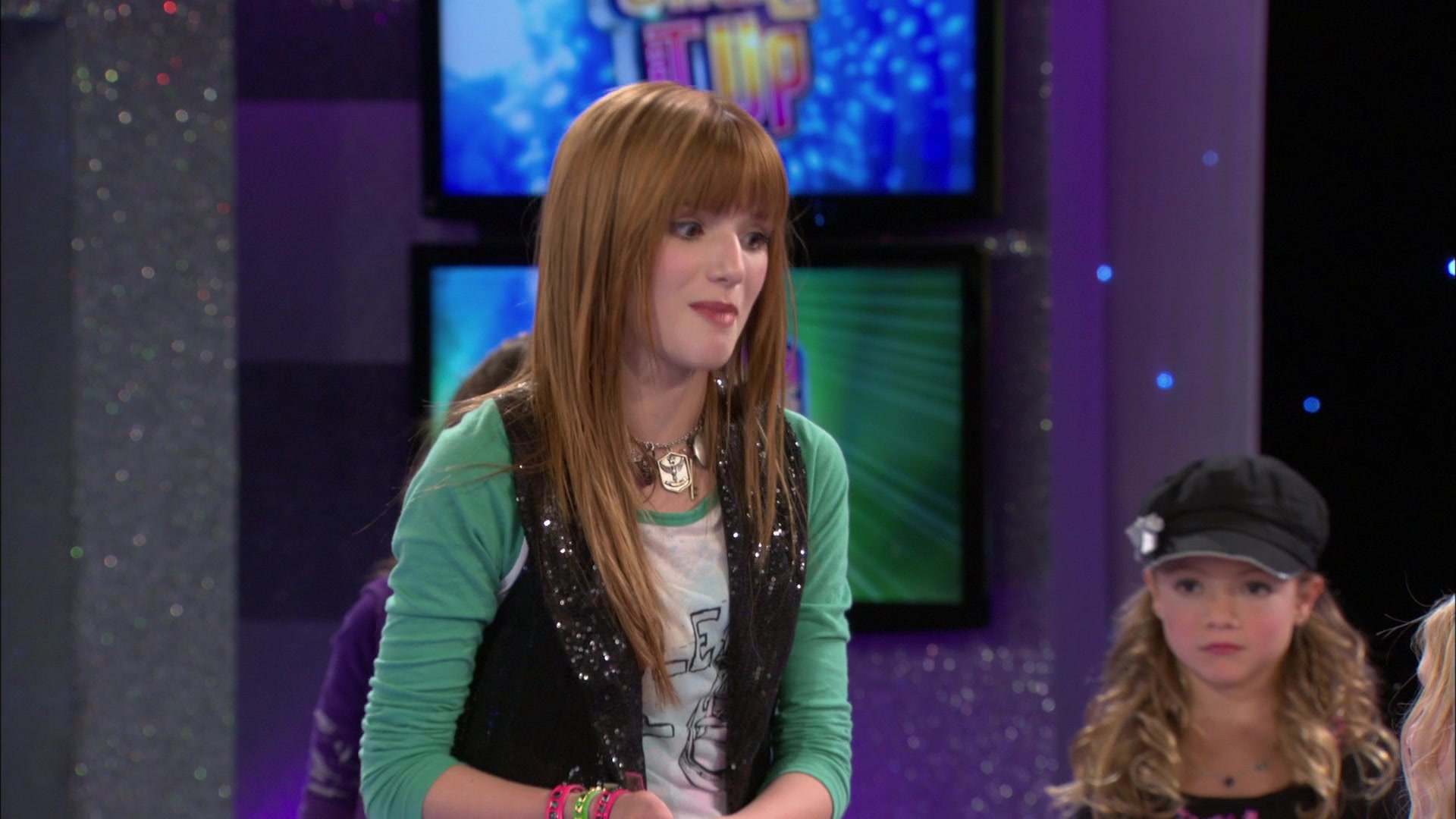 Shake_It_Up_S01E13_1080p_BTD_001220.jpg