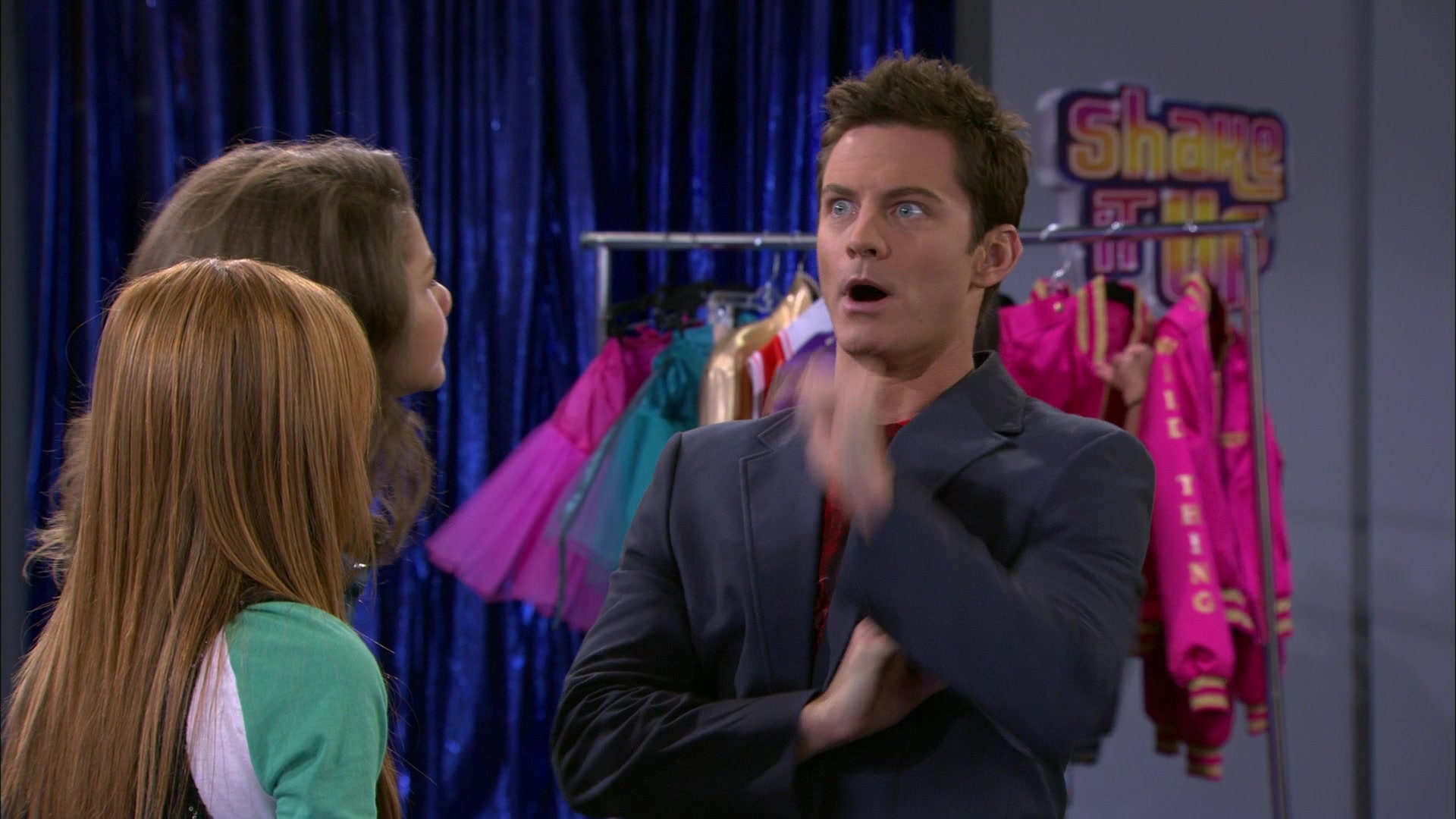 Shake_It_Up_S01E13_1080p_BTD_001267.jpg Shake_It_Up_S01E13_1080p_BTD_001267.jpg