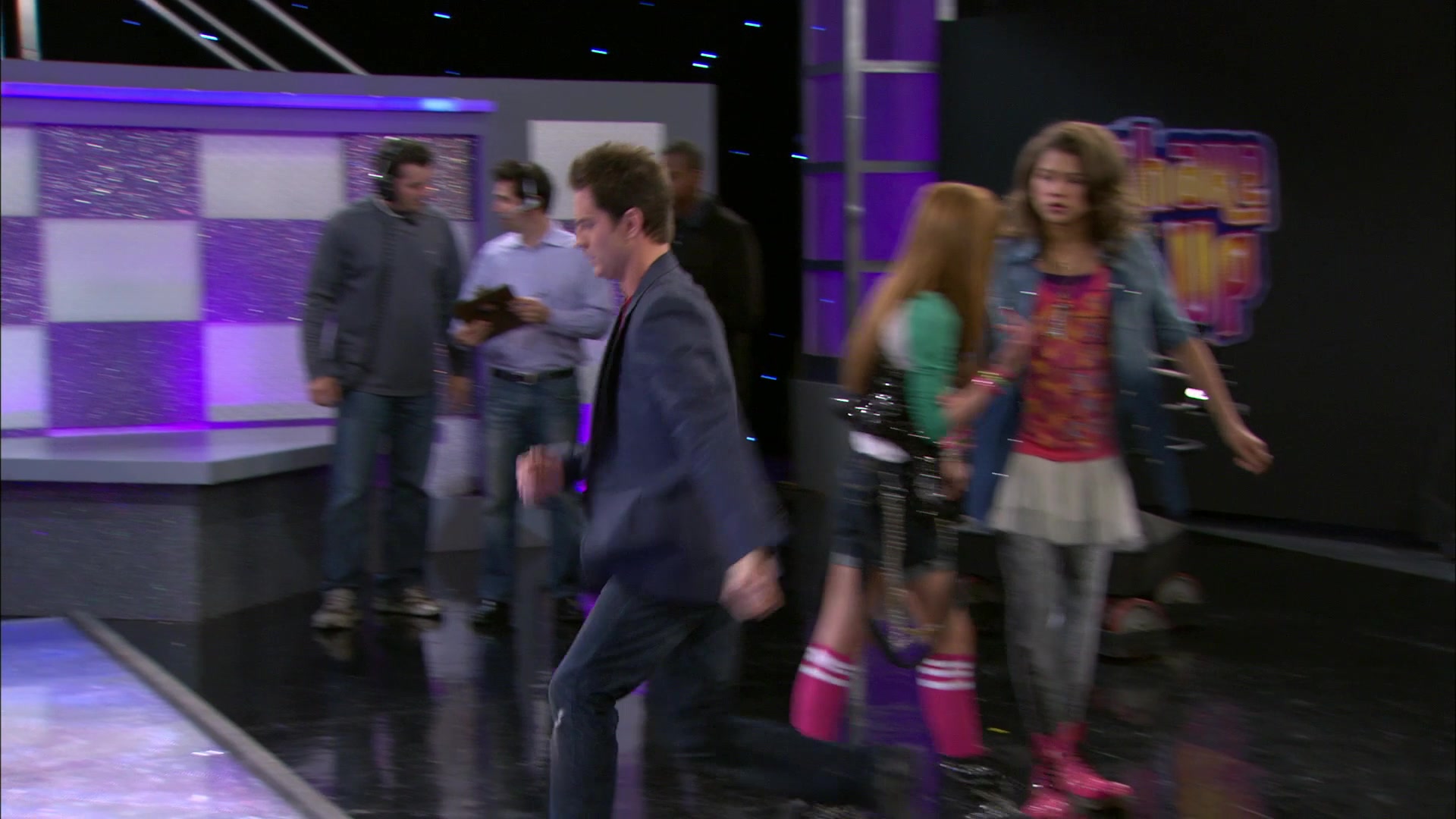 Shake_It_Up_S01E13_1080p_BTD_001271.jpg