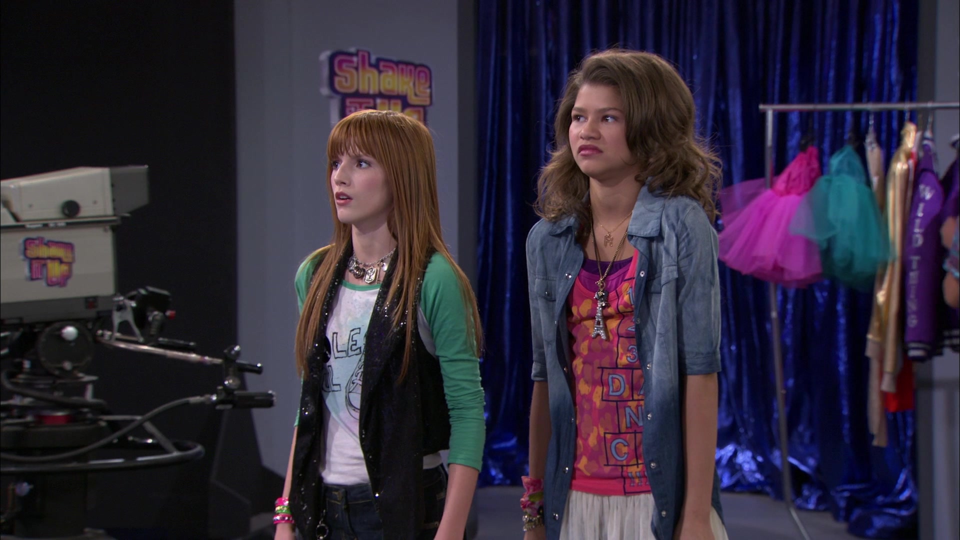 Shake_It_Up_S01E13_1080p_BTD_001290.jpg