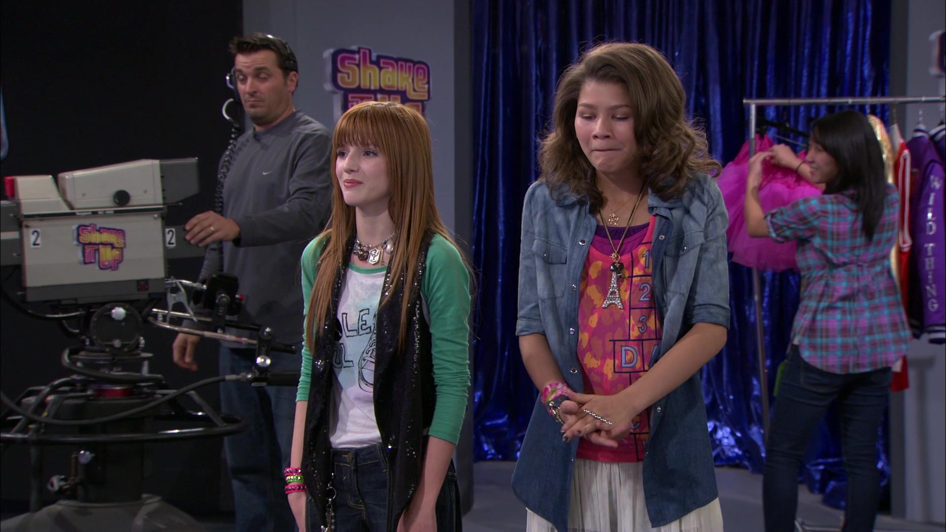 Shake_It_Up_S01E13_1080p_BTD_001317.jpg