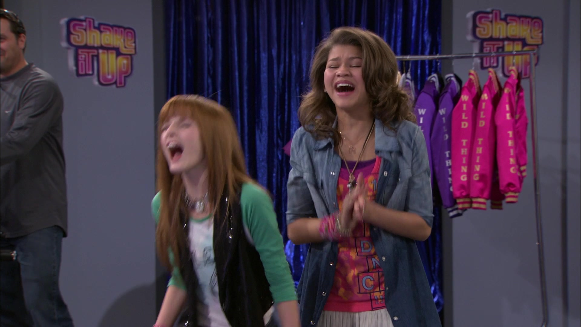 Shake_It_Up_S01E13_1080p_BTD_001352.jpg