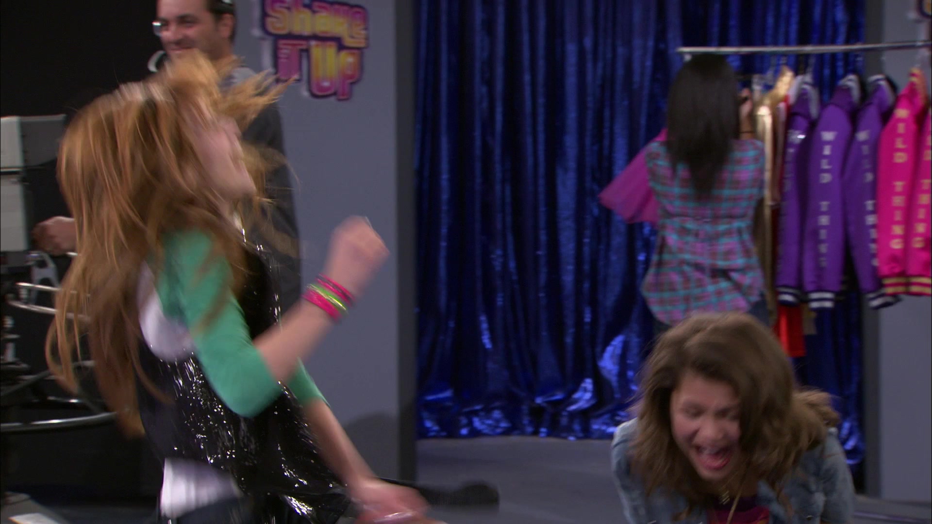 Shake_It_Up_S01E13_1080p_BTD_001354.jpg