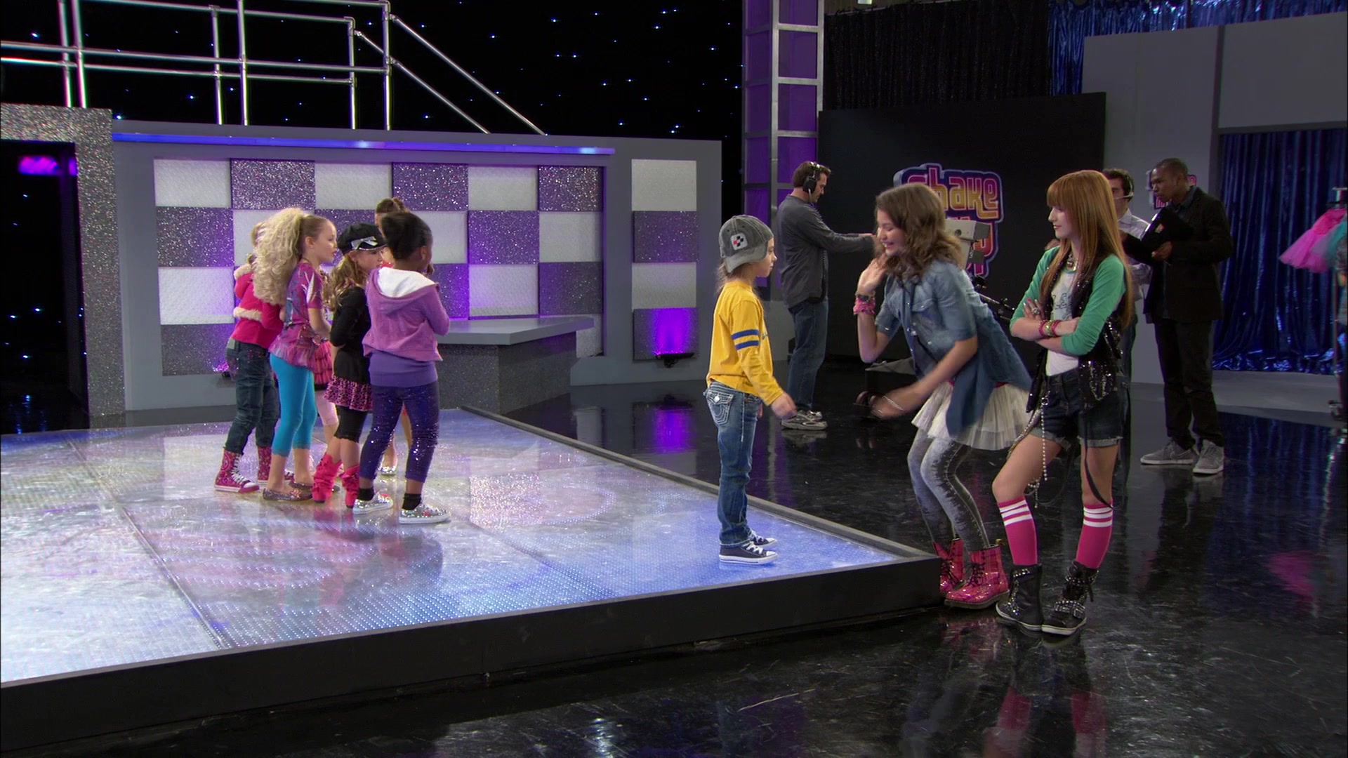 Shake_It_Up_S01E13_1080p_BTD_001740.jpg