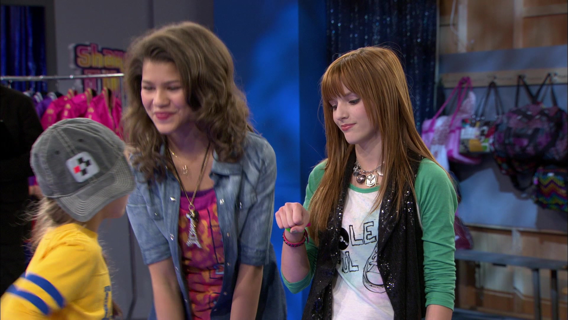 Shake_It_Up_S01E13_1080p_BTD_001743.jpg