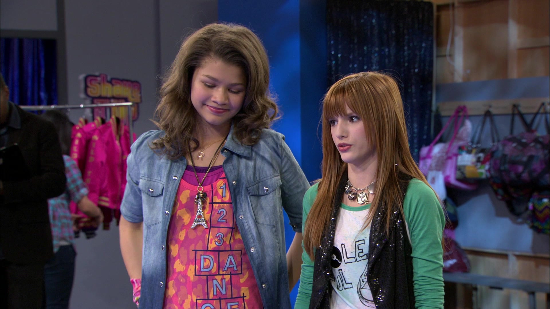 Shake_It_Up_S01E13_1080p_BTD_001748.jpg