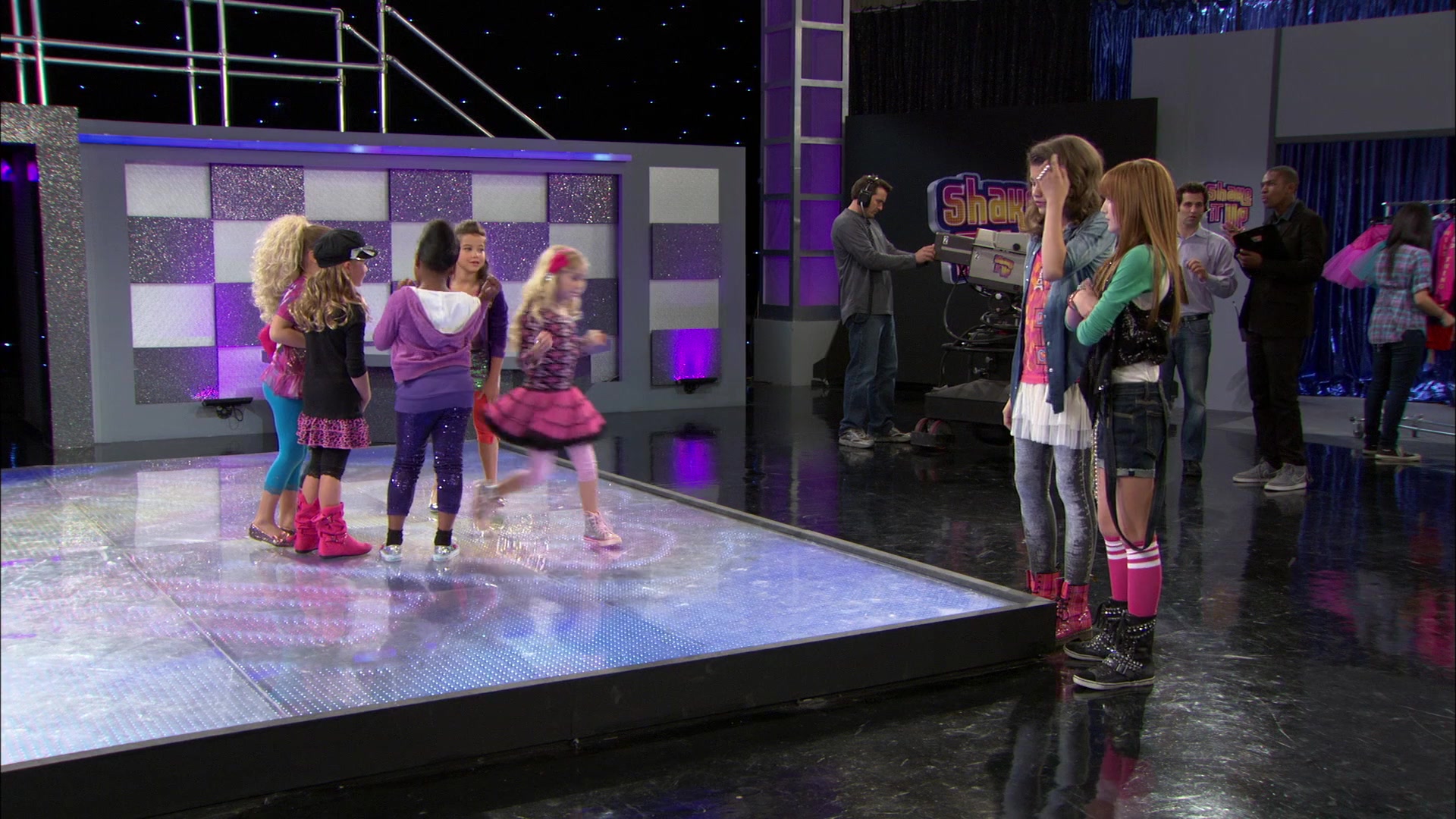 Shake_It_Up_S01E13_1080p_BTD_001753.jpg