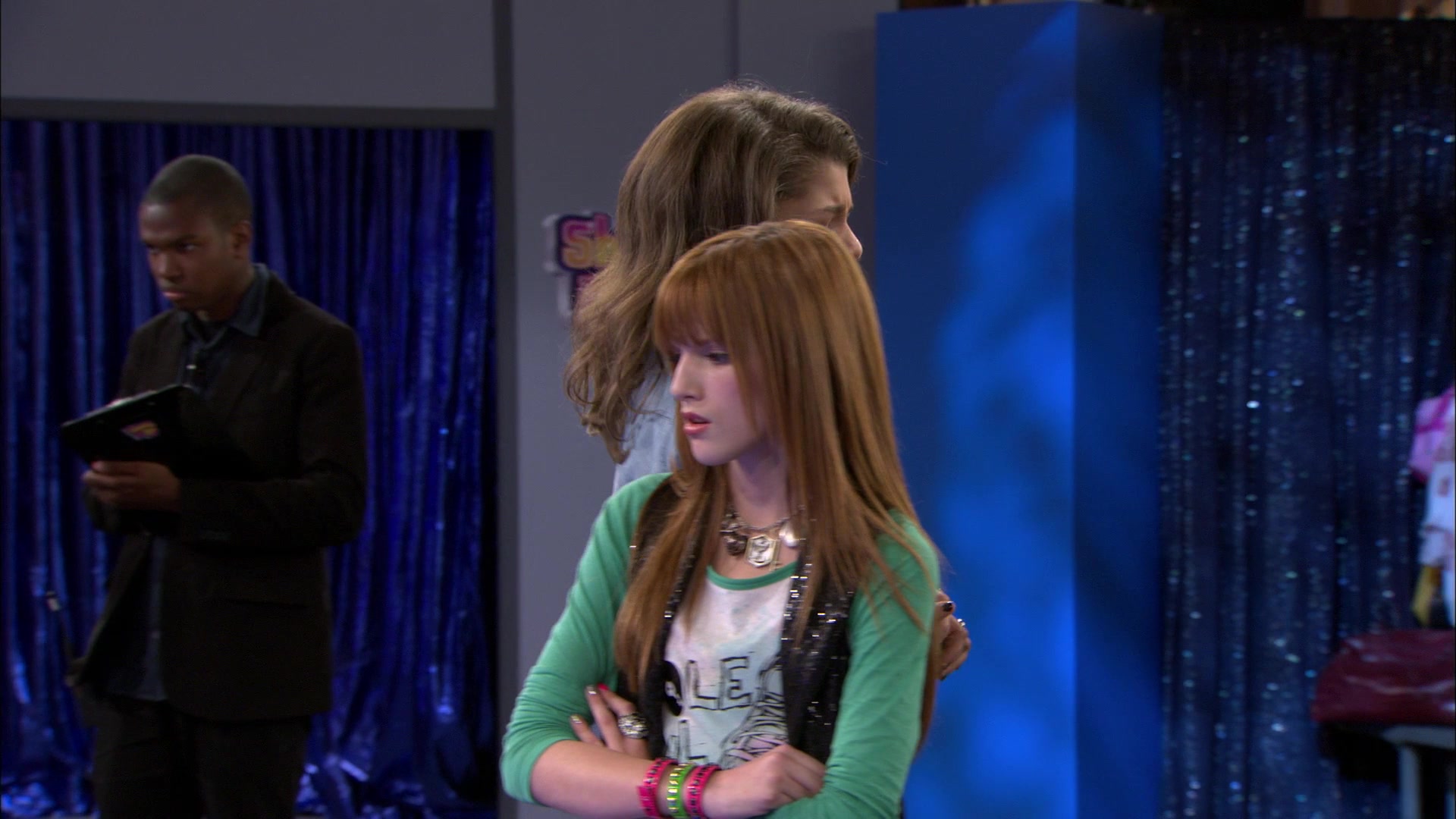 Shake_It_Up_S01E13_1080p_BTD_001900.jpg