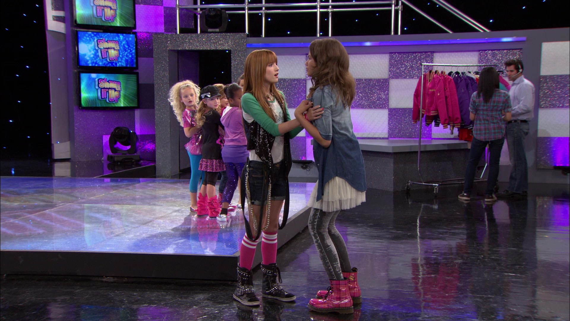 Shake_It_Up_S01E13_1080p_BTD_001942.jpg