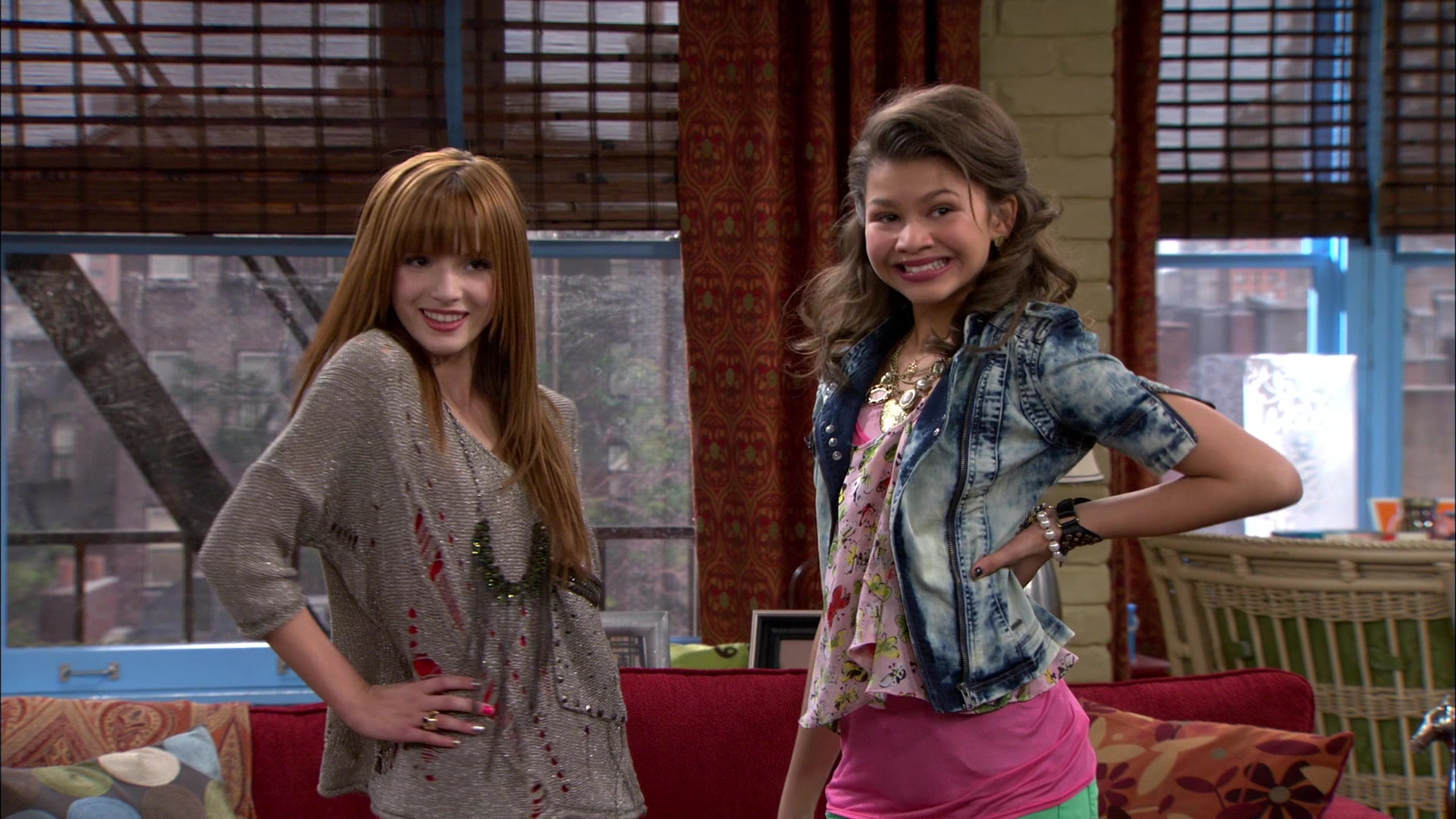 Shake_It_Up_S01E13_1080p_BTD_002011.jpg