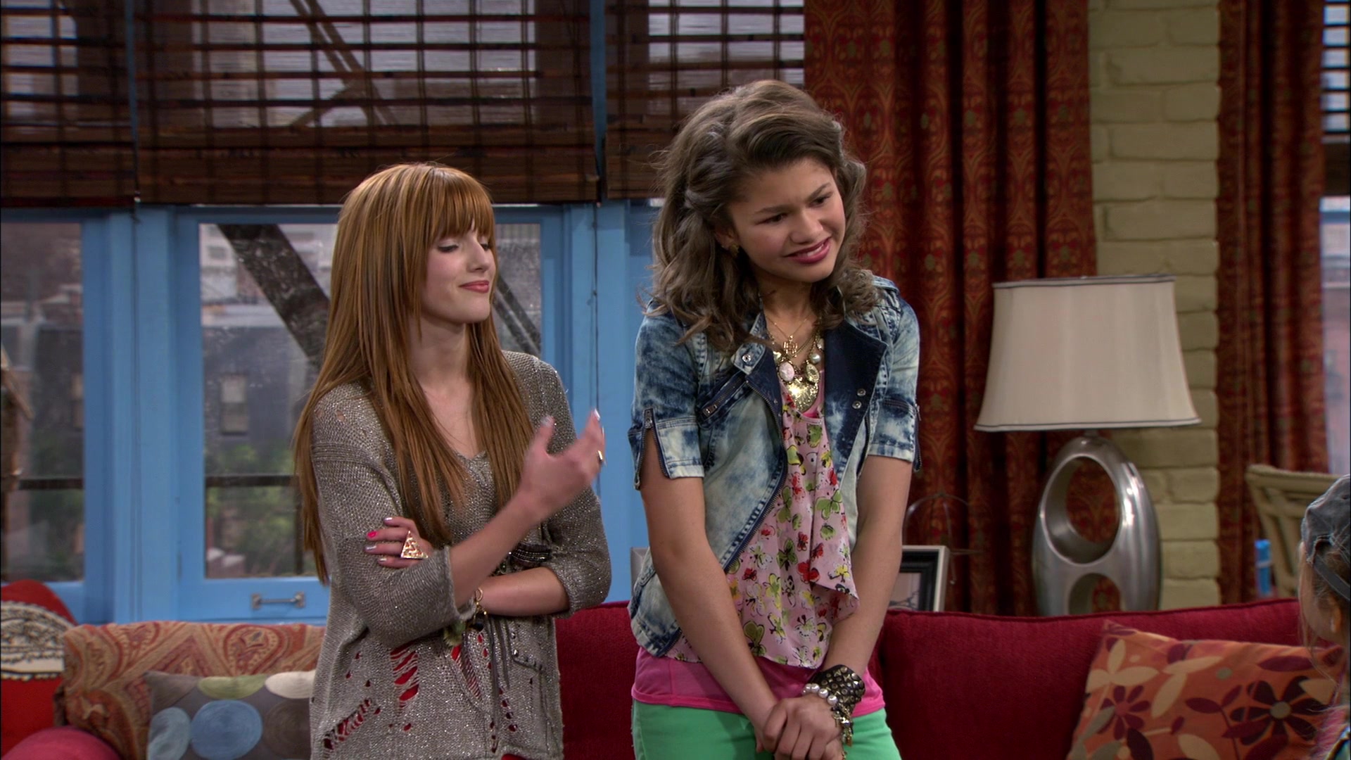 Shake_It_Up_S01E13_1080p_BTD_002059.jpg