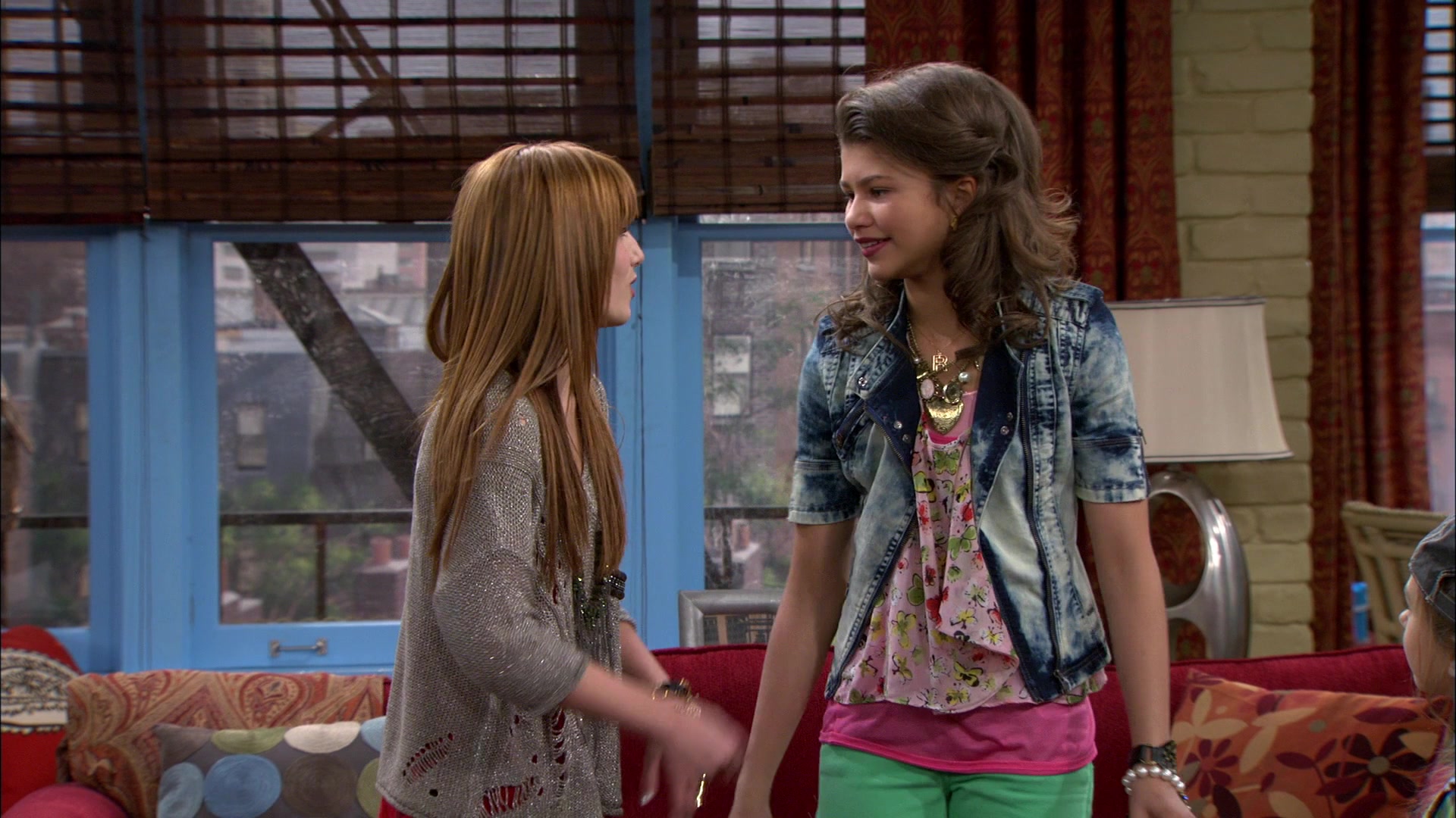 Shake_It_Up_S01E13_1080p_BTD_002064.jpg