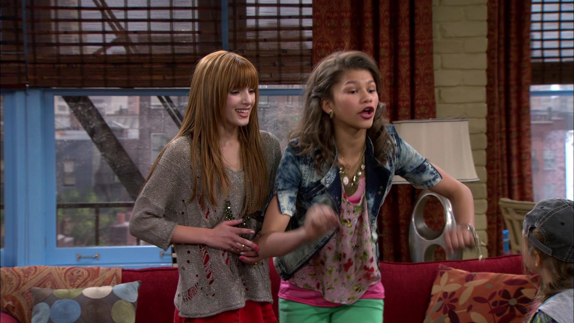 Shake_It_Up_S01E13_1080p_BTD_002070.jpg