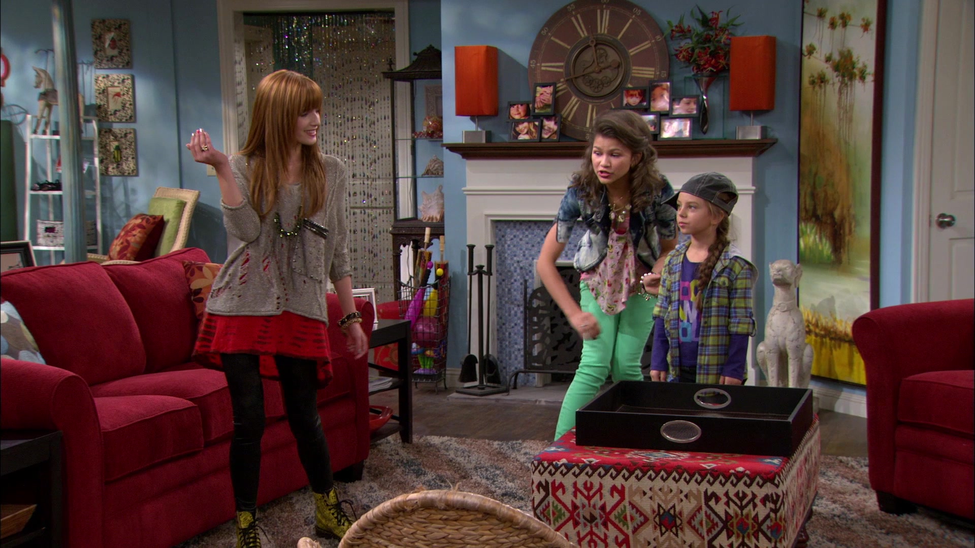 Shake_It_Up_S01E13_1080p_BTD_002080.jpg Shake_It_Up_S01E13_1080p_BTD_002080.jpg