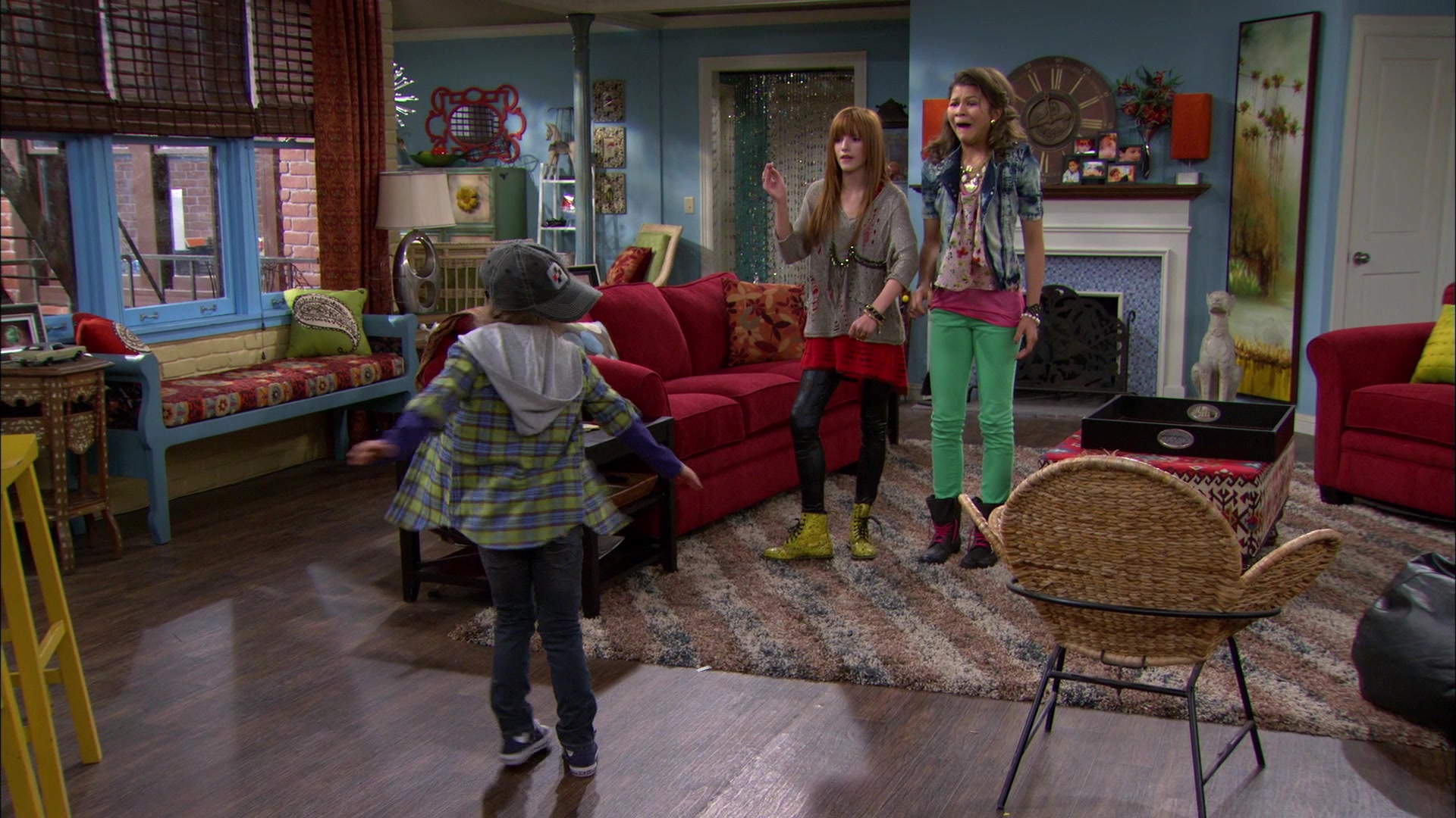 Shake_It_Up_S01E13_1080p_BTD_002183.jpg