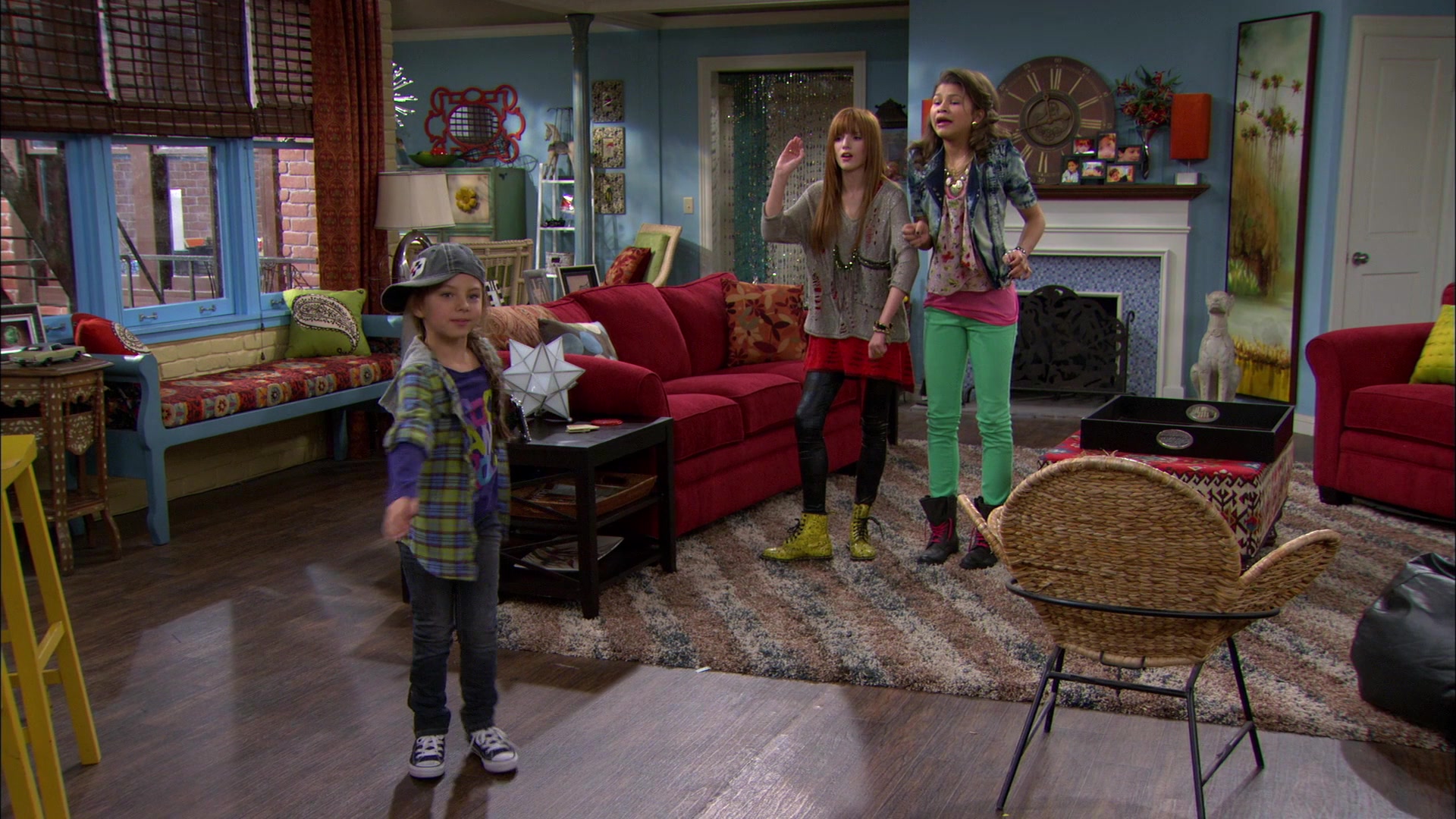 Shake_It_Up_S01E13_1080p_BTD_002185.jpg