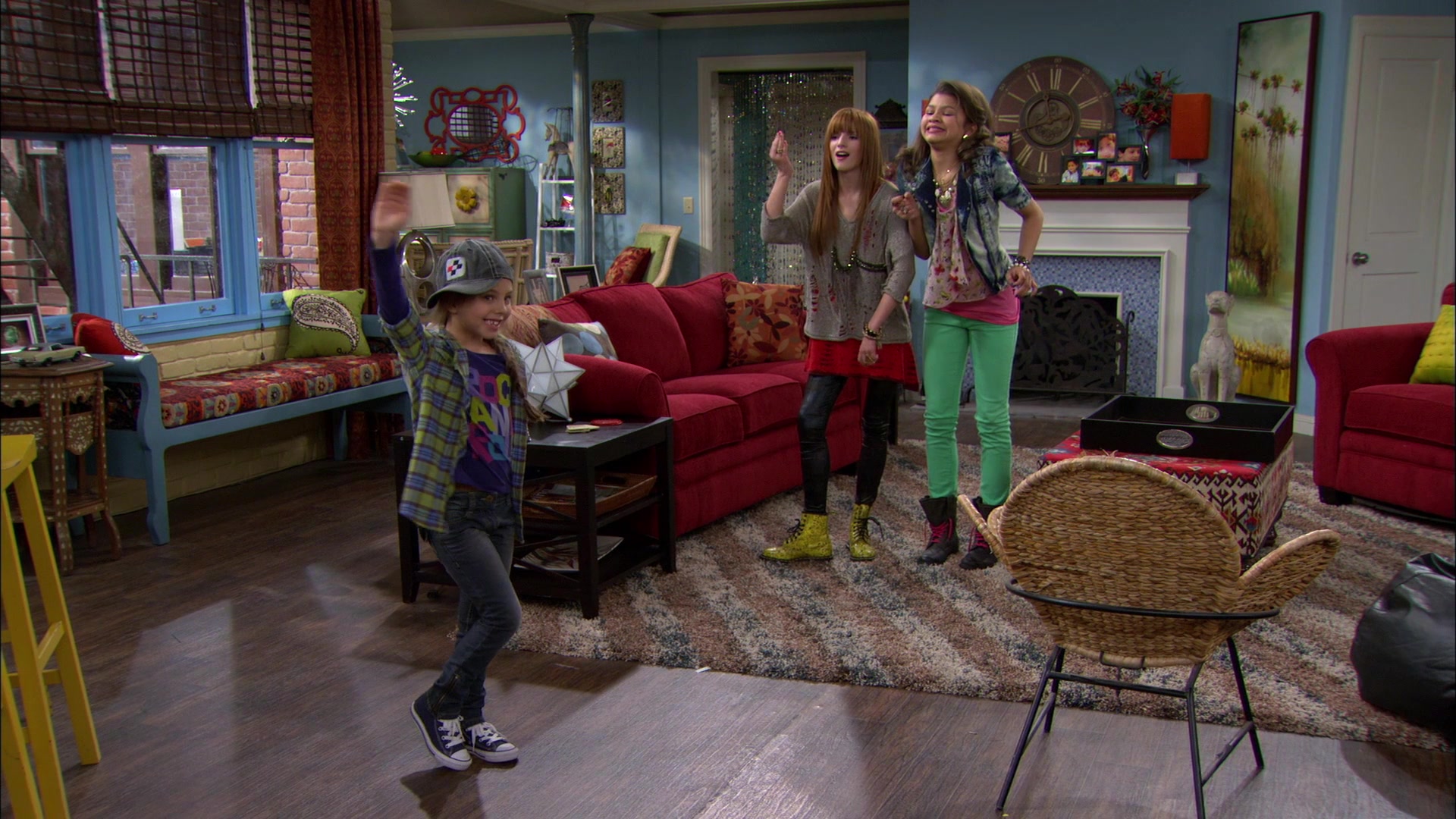 Shake_It_Up_S01E13_1080p_BTD_002187.jpg