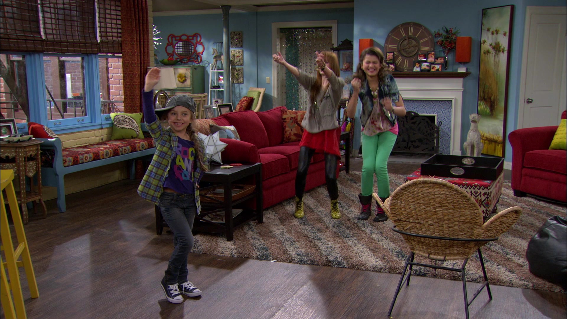 Shake_It_Up_S01E13_1080p_BTD_002189.jpg