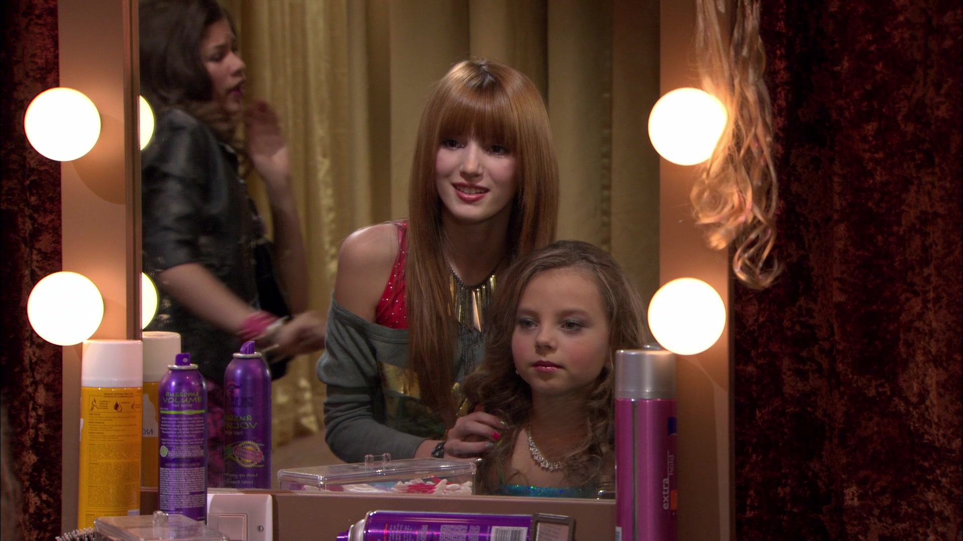 Shake_It_Up_S01E13_1080p_BTD_002359.jpg