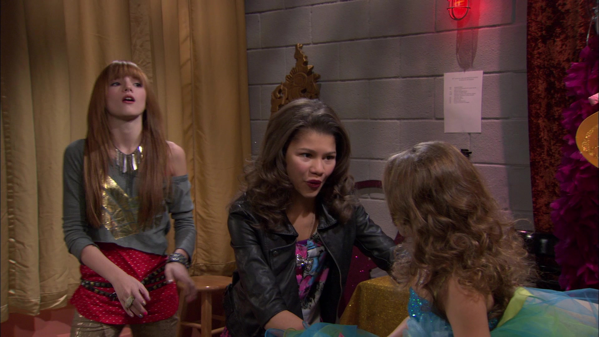 Shake_It_Up_S01E13_1080p_BTD_002389.jpg
