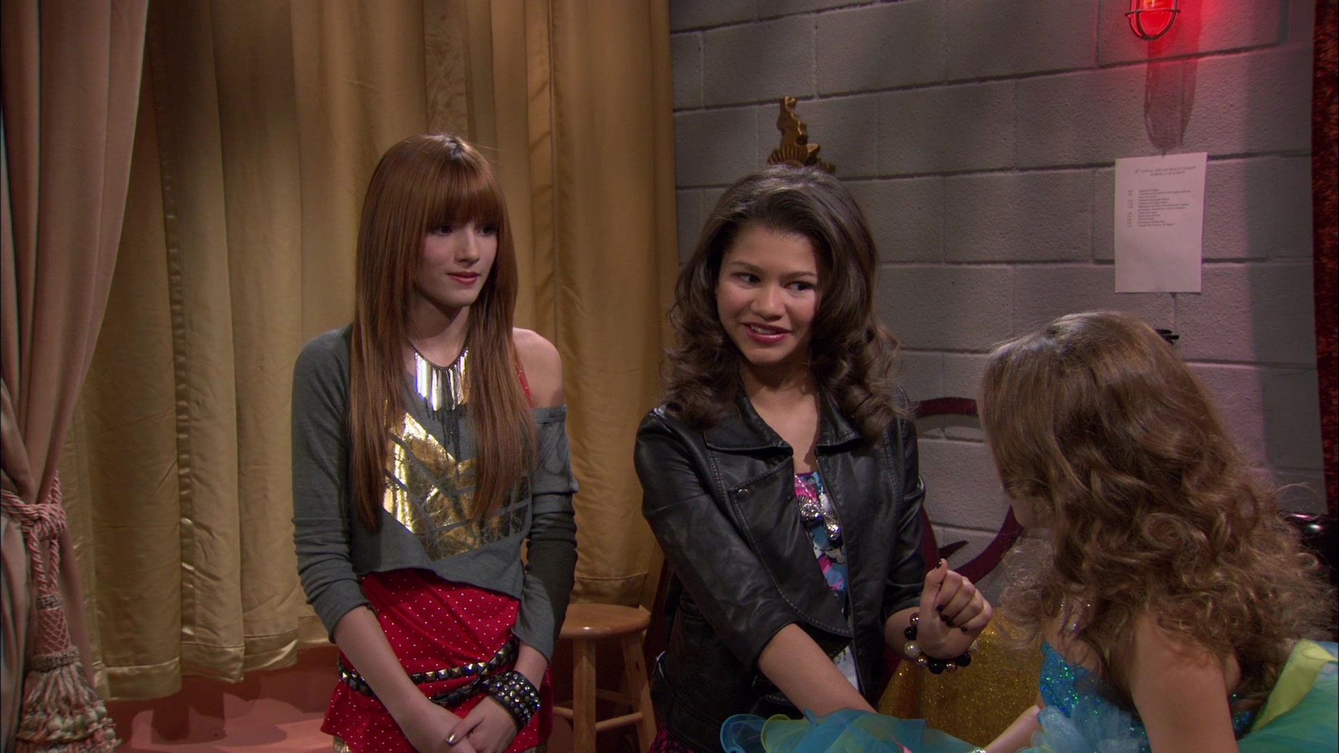 Shake_It_Up_S01E13_1080p_BTD_002393.jpg Shake_It_Up_S01E13_1080p_BTD_002393.jpg