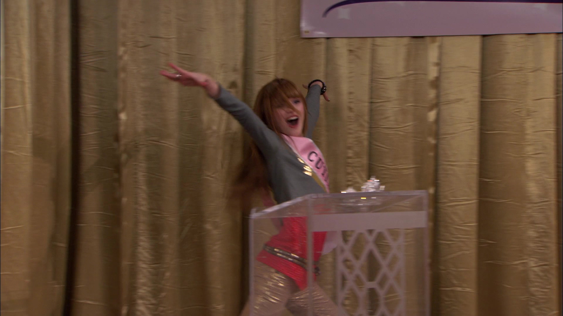 Shake_It_Up_S01E13_1080p_BTD_003090.jpg