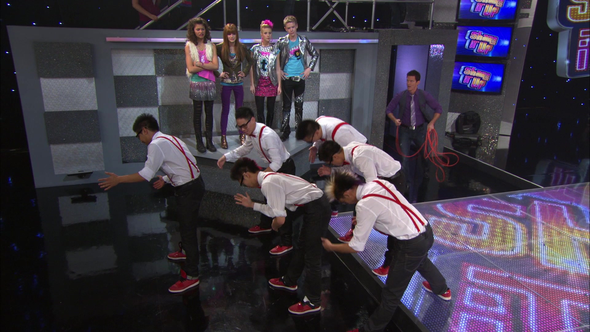 Shake_It_Up_S01E14_1080p_BTD_000296.jpg